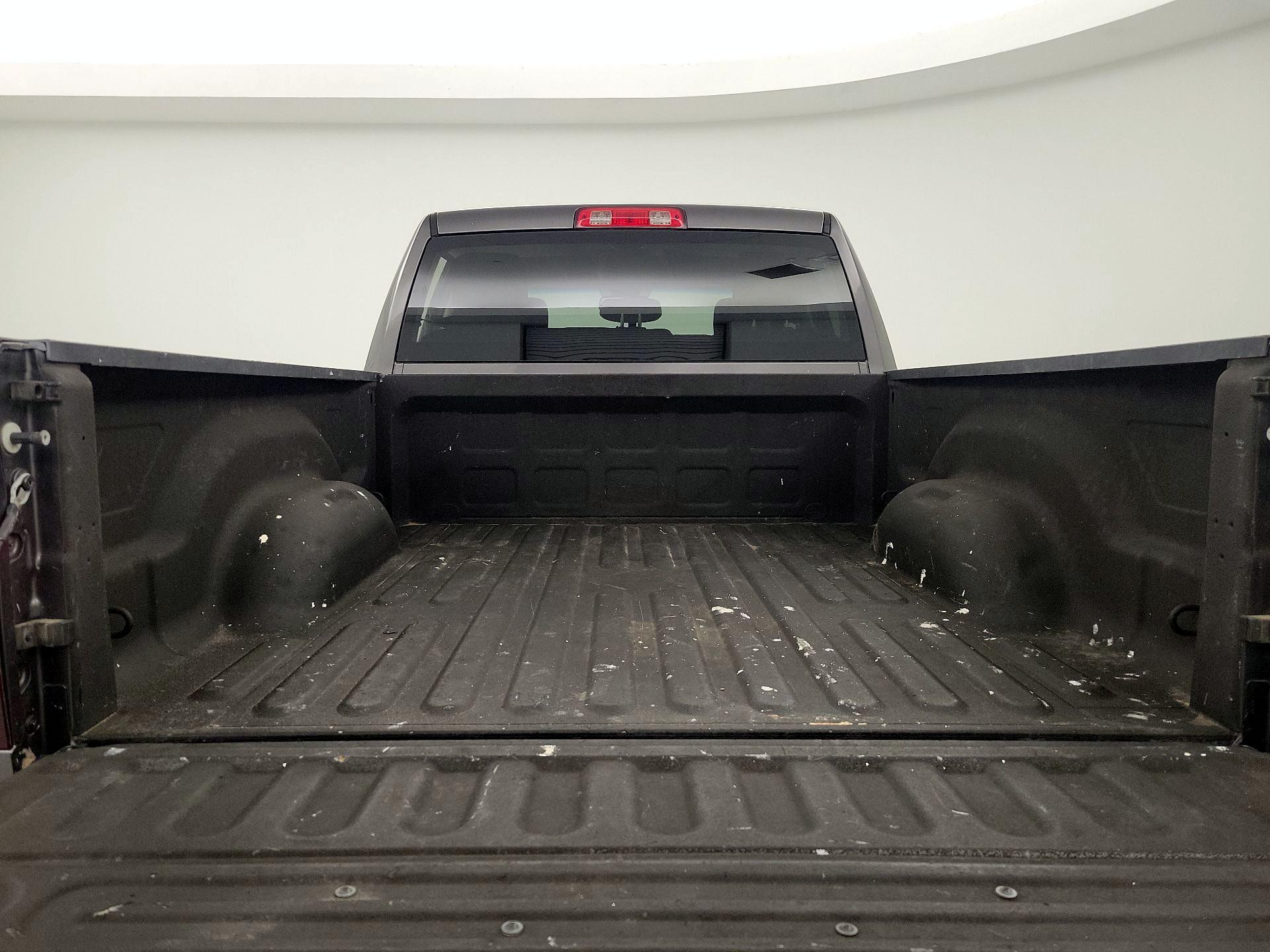 Thumbnail: 2019 RAM 1500 Classic - 19