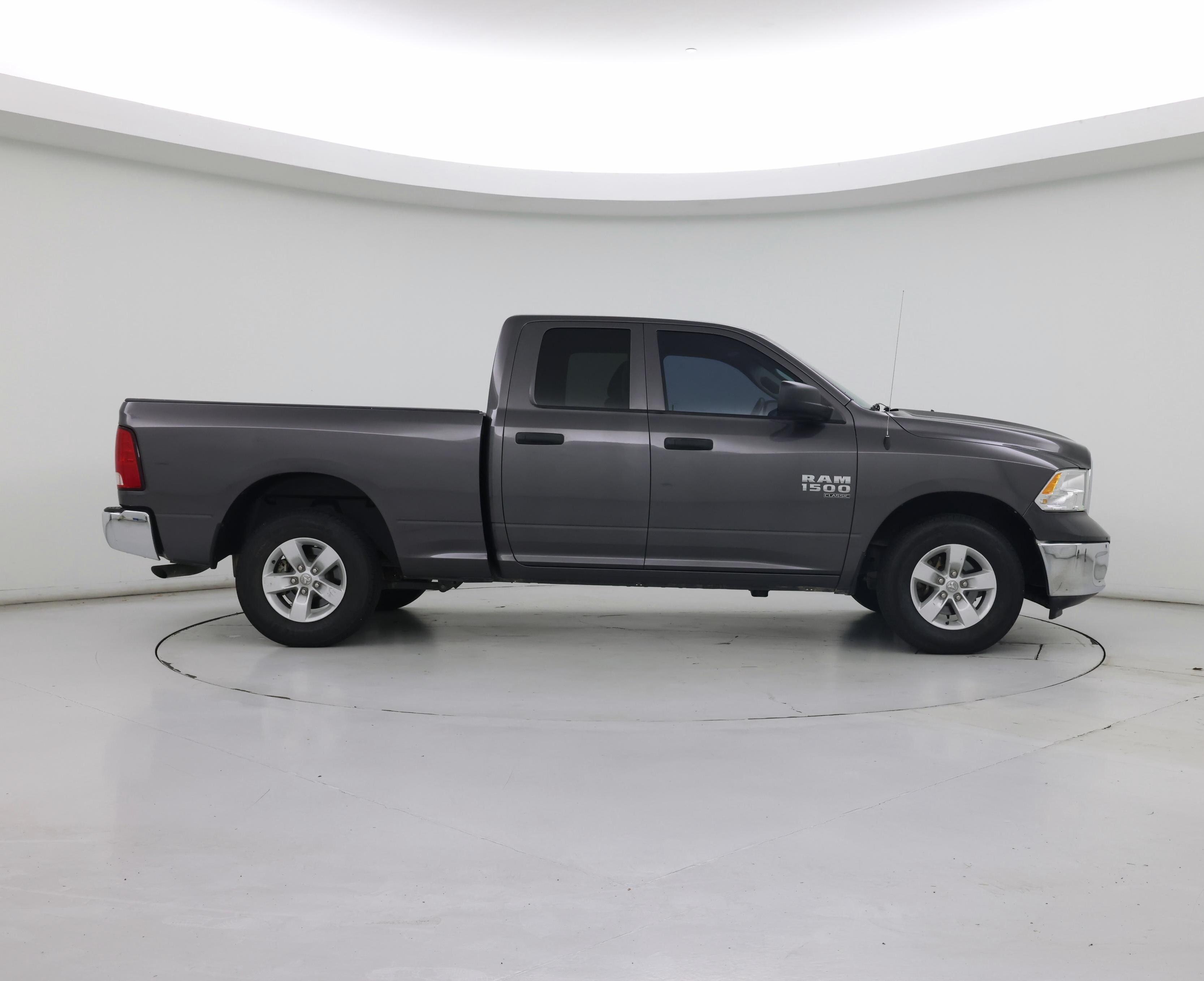 Thumbnail: 2019 RAM 1500 Classic - 7