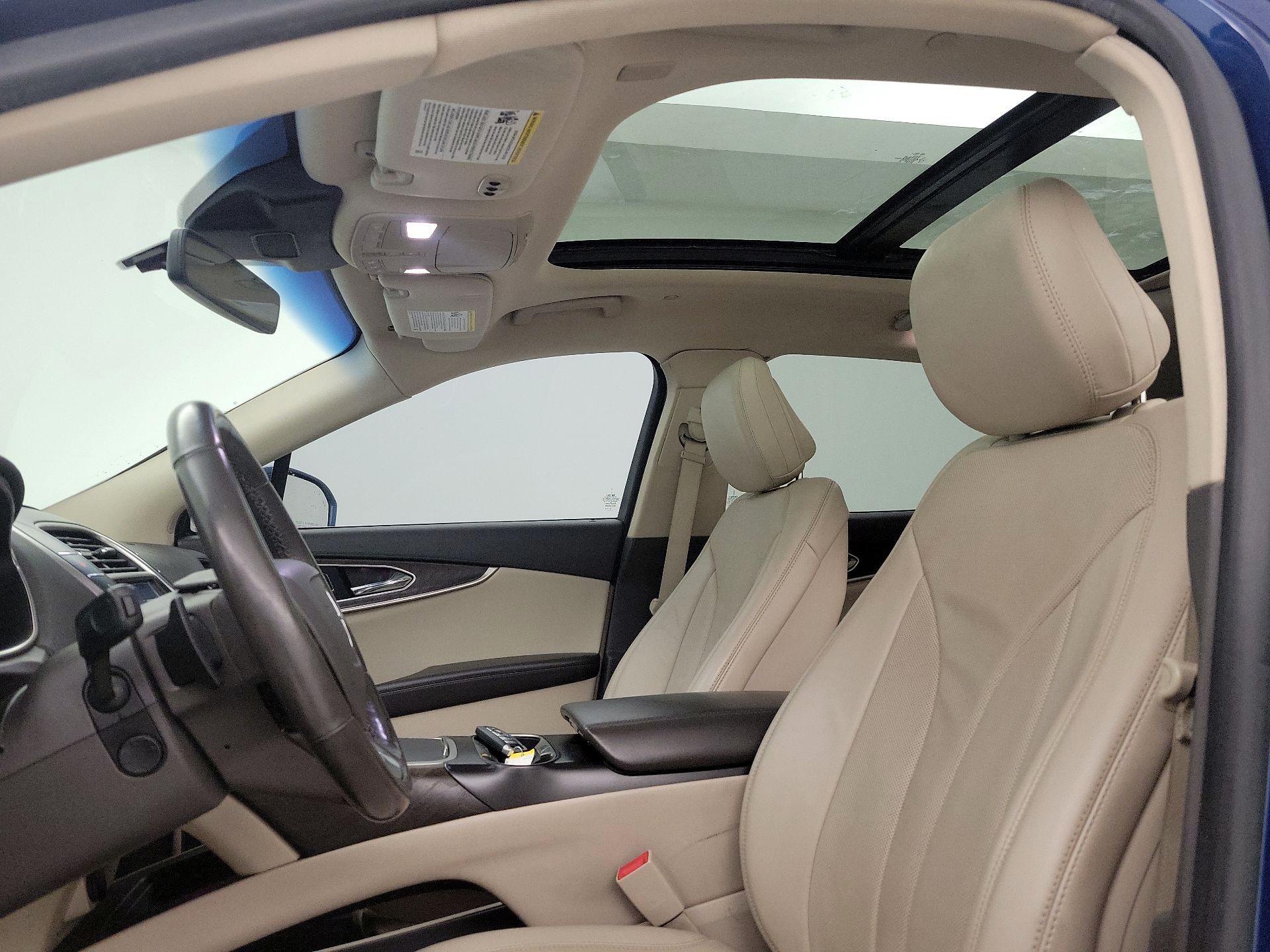 Thumbnail: 2020 Lincoln Nautilus - 19