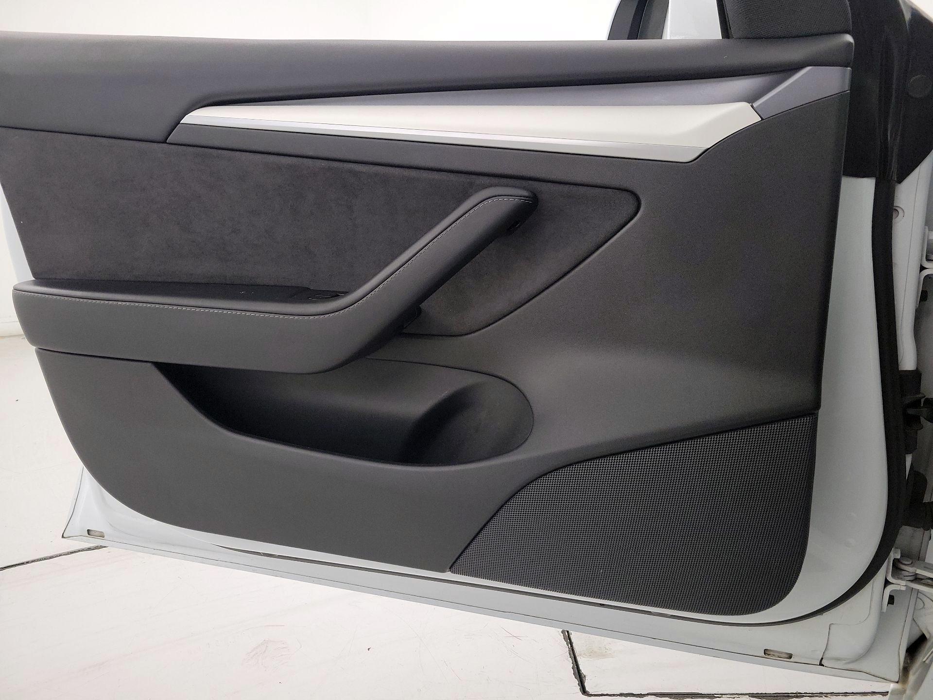 Thumbnail: 2021 Tesla Model 3 - 12