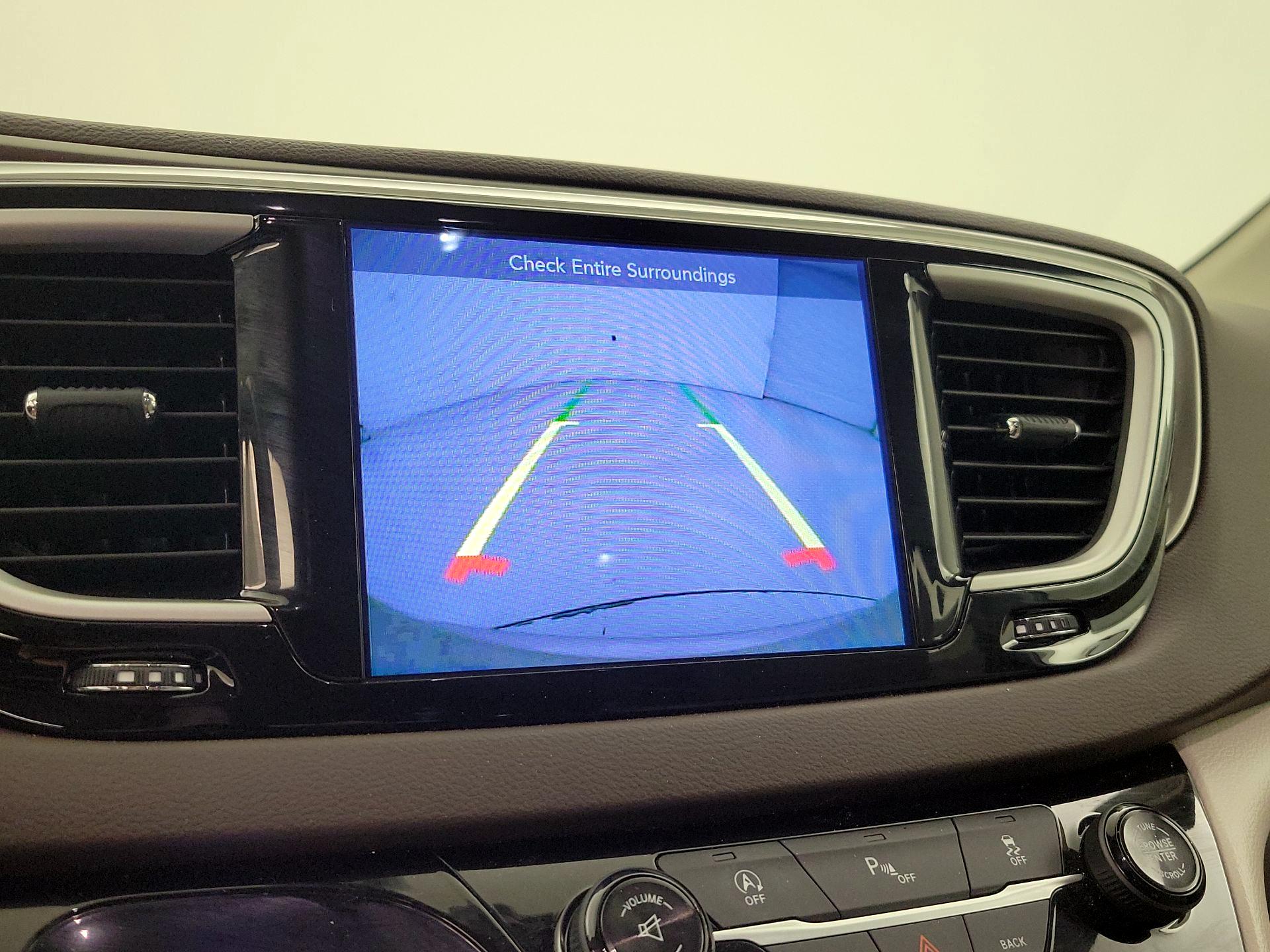 Thumbnail: 2017 Chrysler Pacifica - 14