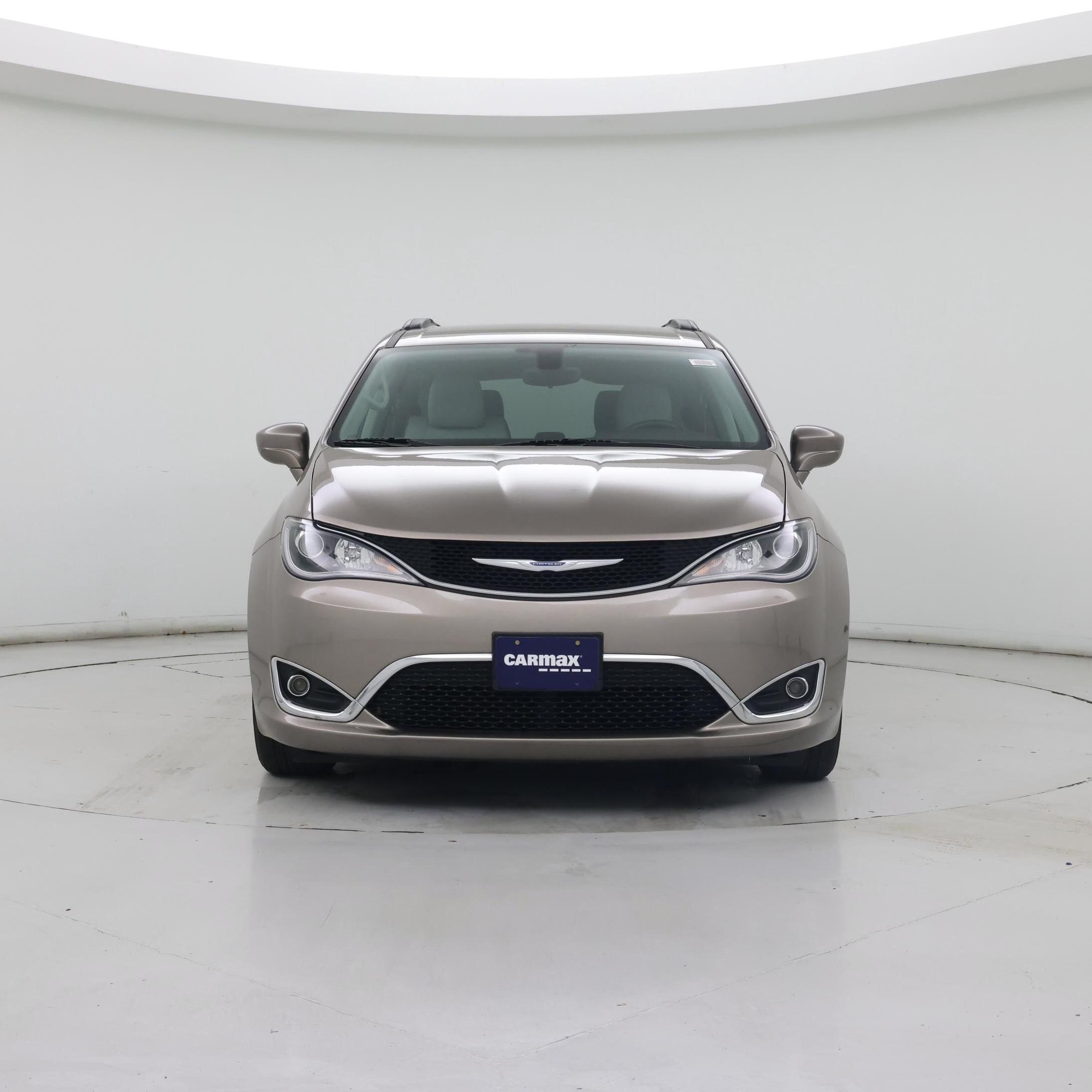 Thumbnail: 2017 Chrysler Pacifica - 5