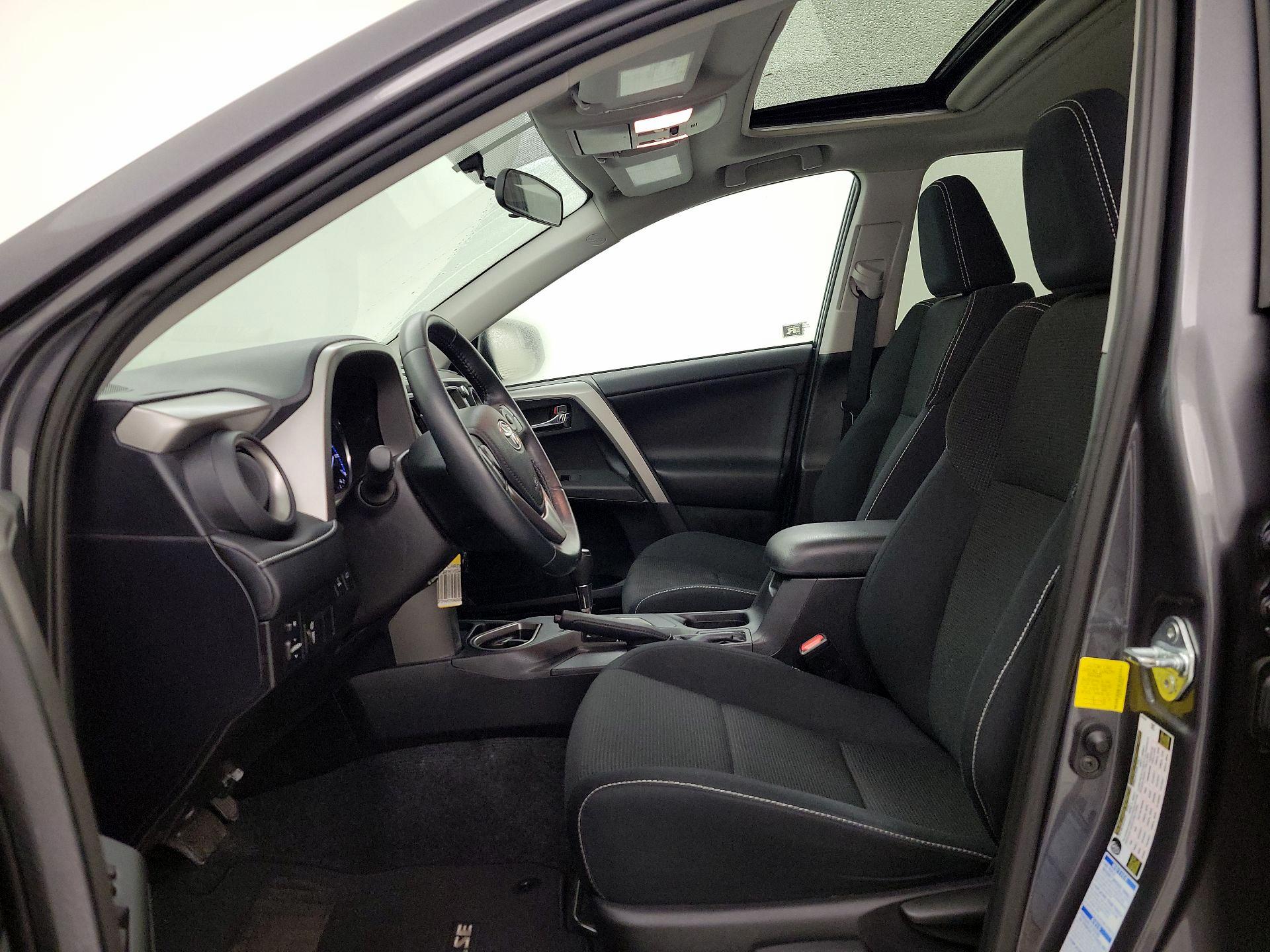 Thumbnail: 2016 Toyota RAV4 - 11