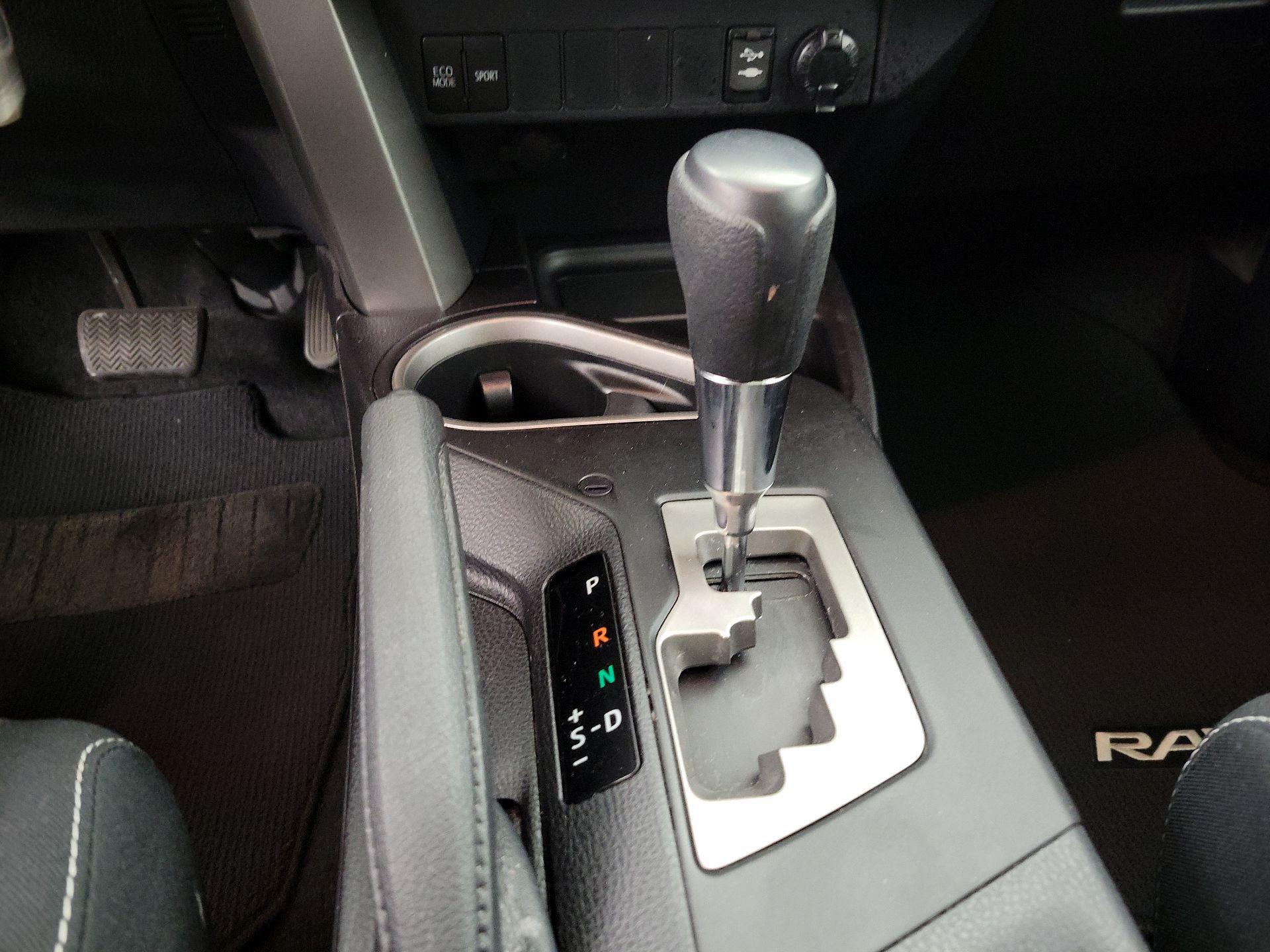 Thumbnail: 2016 Toyota RAV4 - 17