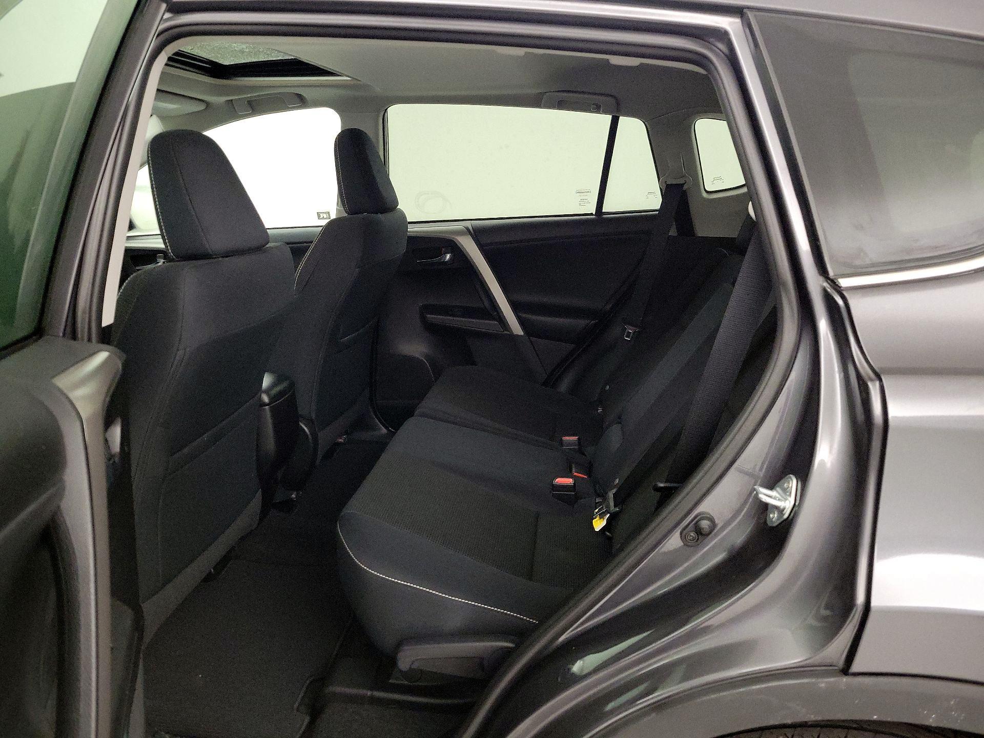 Thumbnail: 2016 Toyota RAV4 - 19