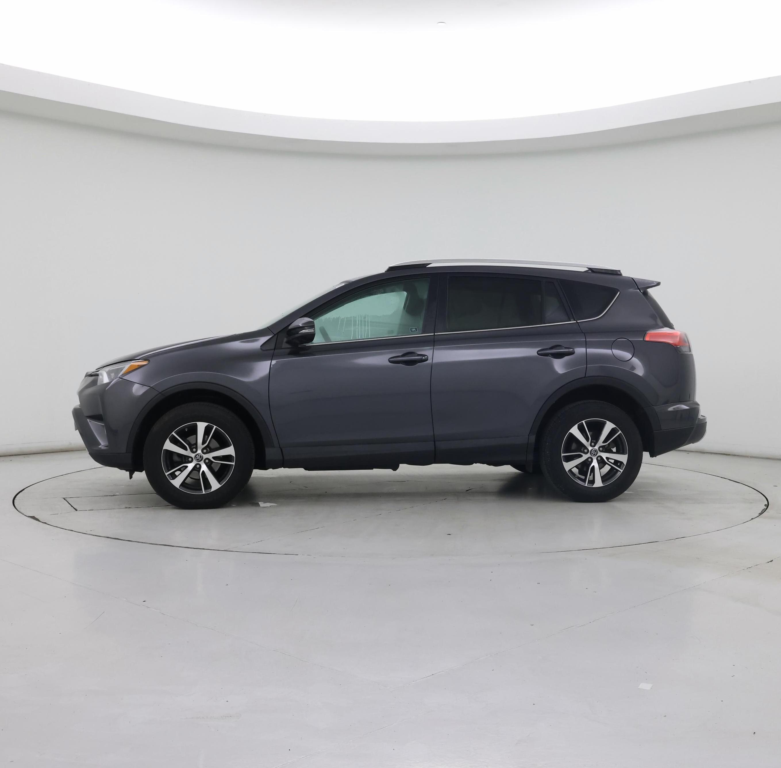 Thumbnail: 2016 Toyota RAV4 - 3