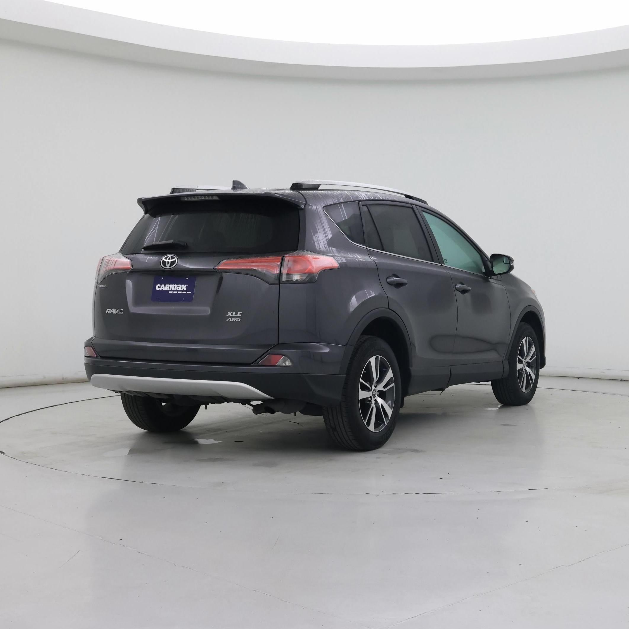 Thumbnail: 2016 Toyota RAV4 - 8