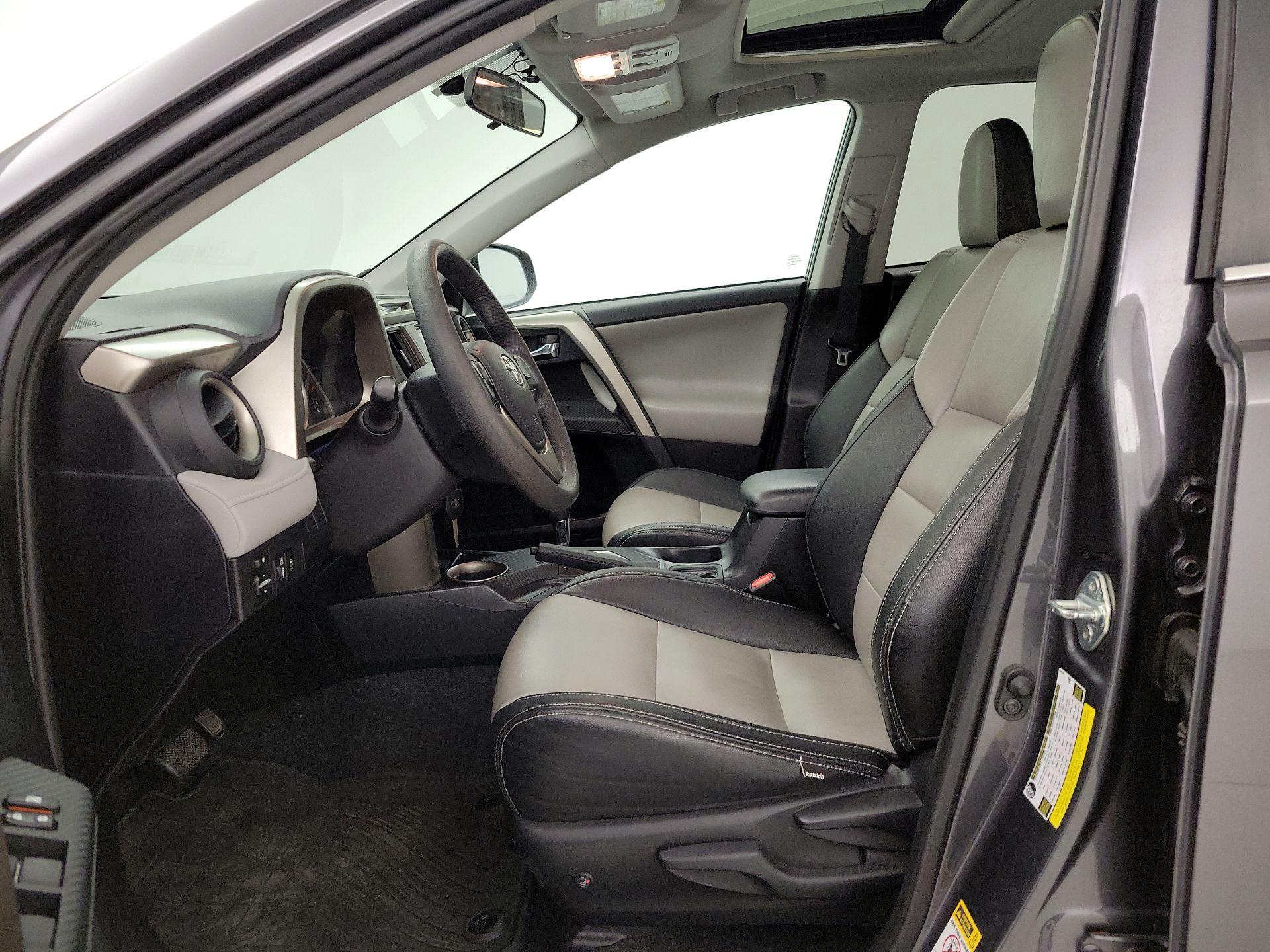 Thumbnail: 2014 Toyota RAV4 - 11