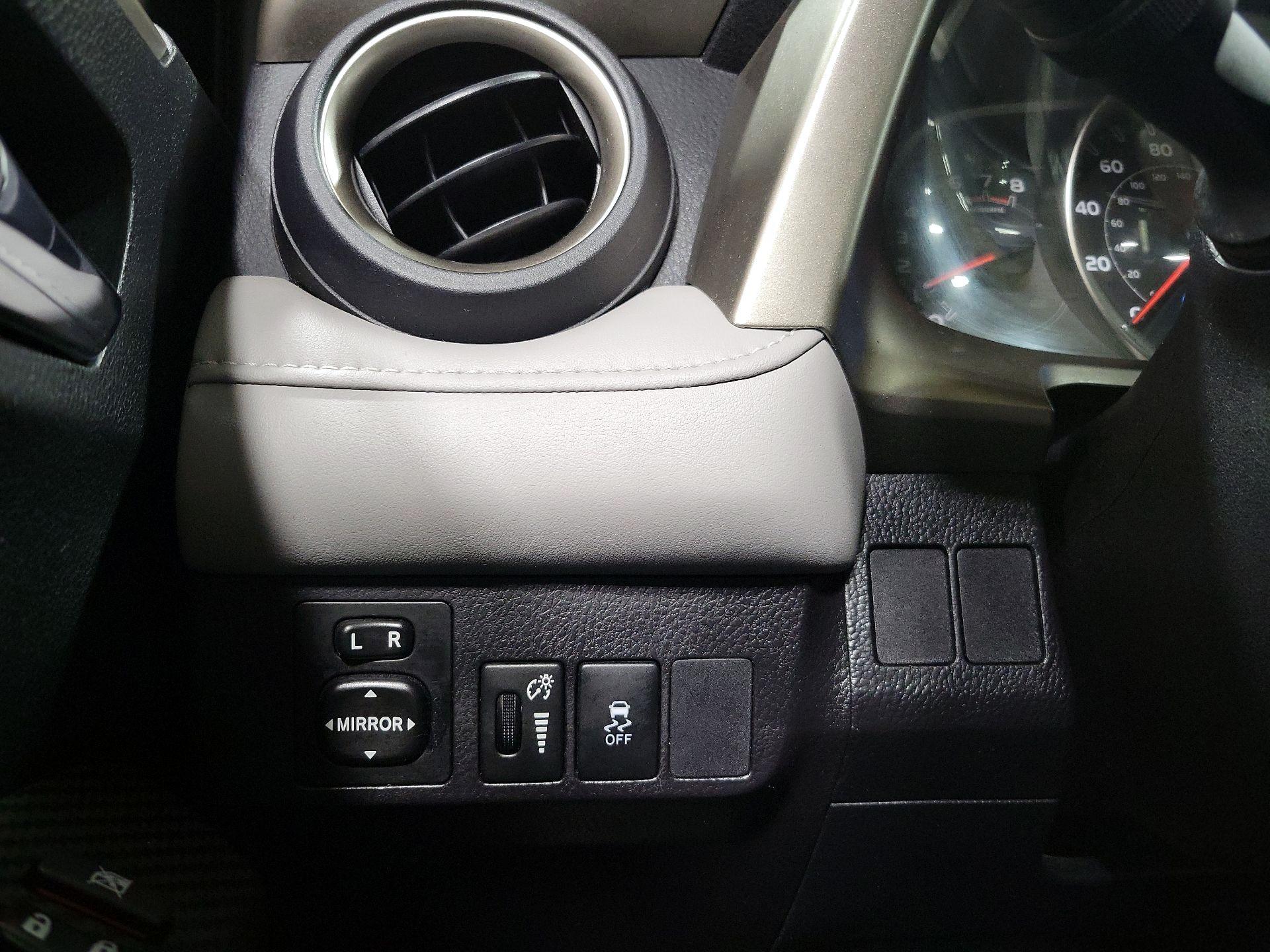 Thumbnail: 2014 Toyota RAV4 - 13