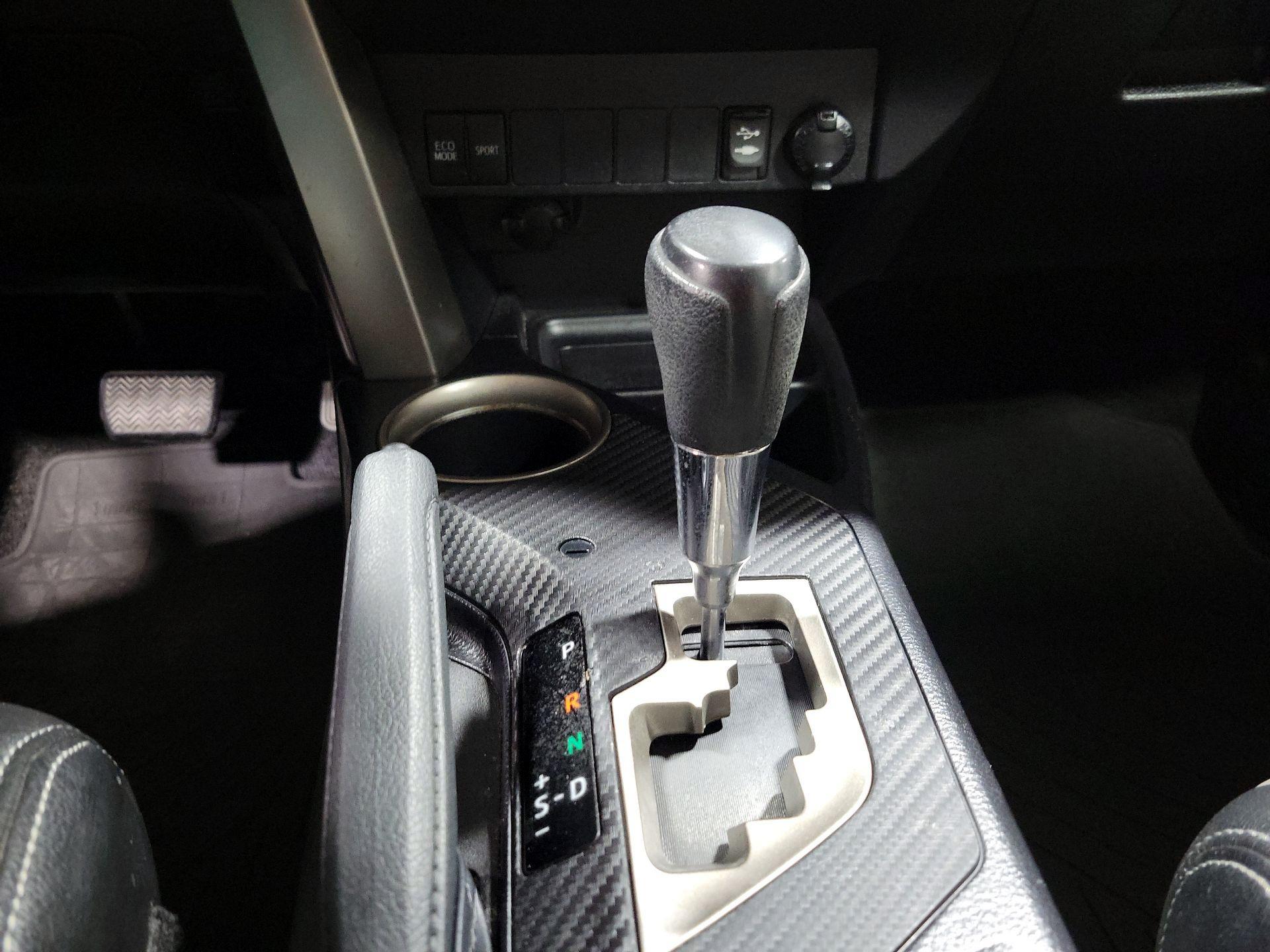 Thumbnail: 2014 Toyota RAV4 - 17