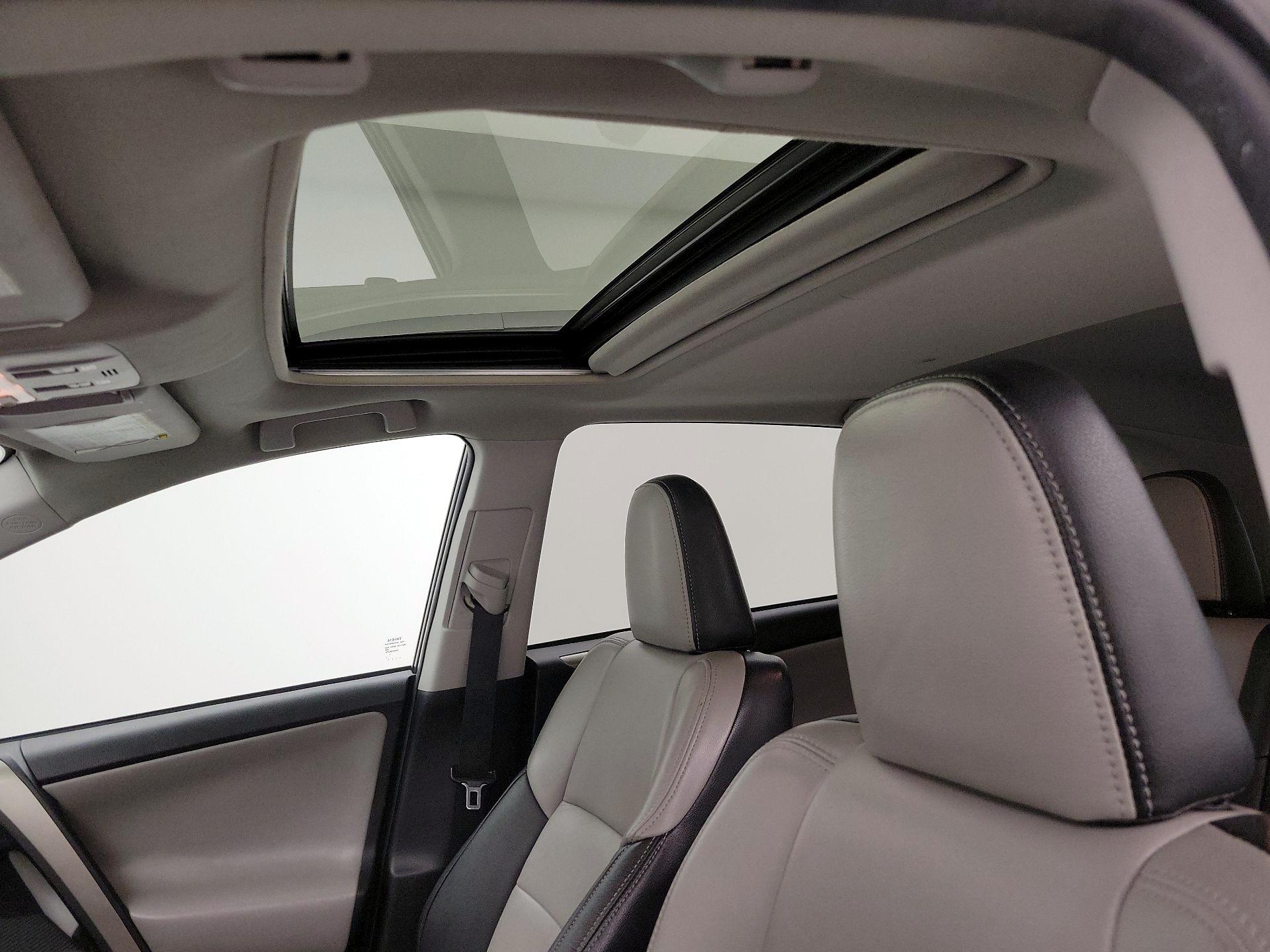 Thumbnail: 2014 Toyota RAV4 - 18