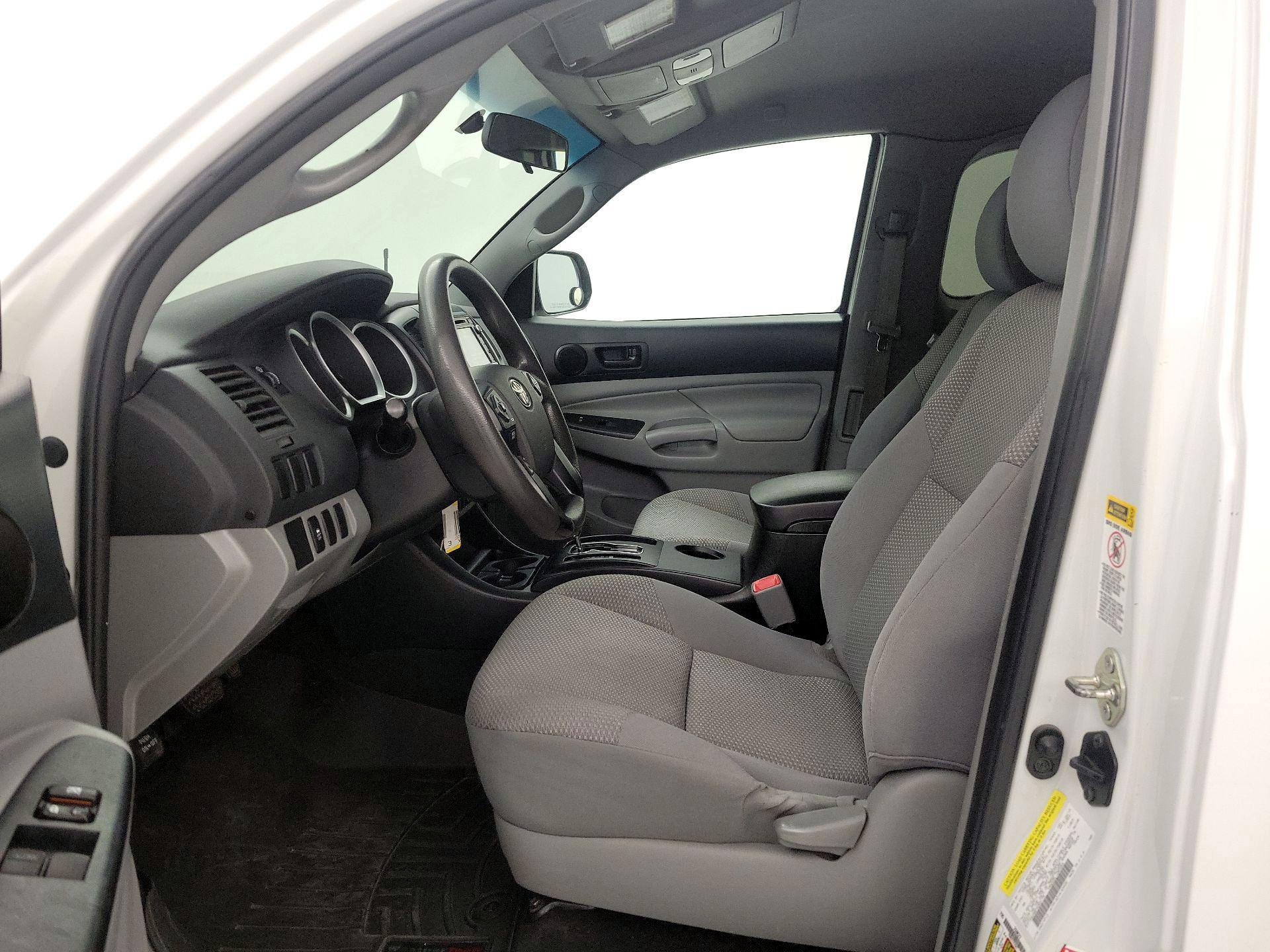 Thumbnail: 2015 Toyota Tacoma - 11