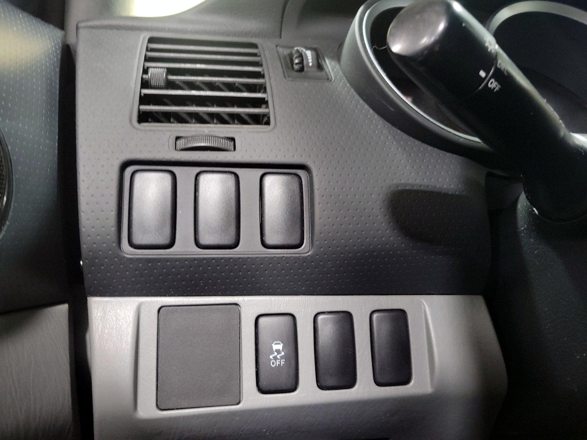 Thumbnail: 2015 Toyota Tacoma - 13