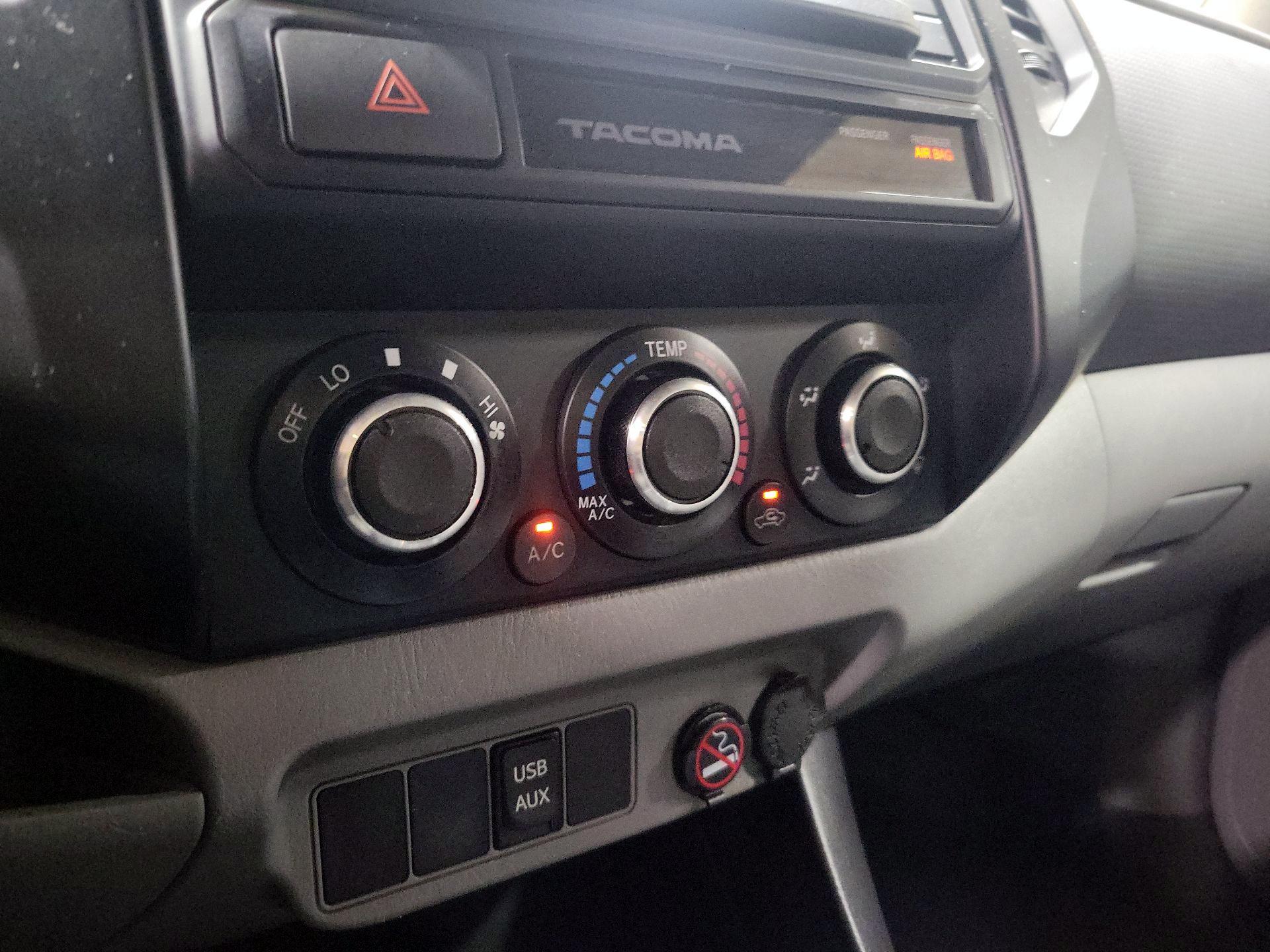 Thumbnail: 2015 Toyota Tacoma - 15