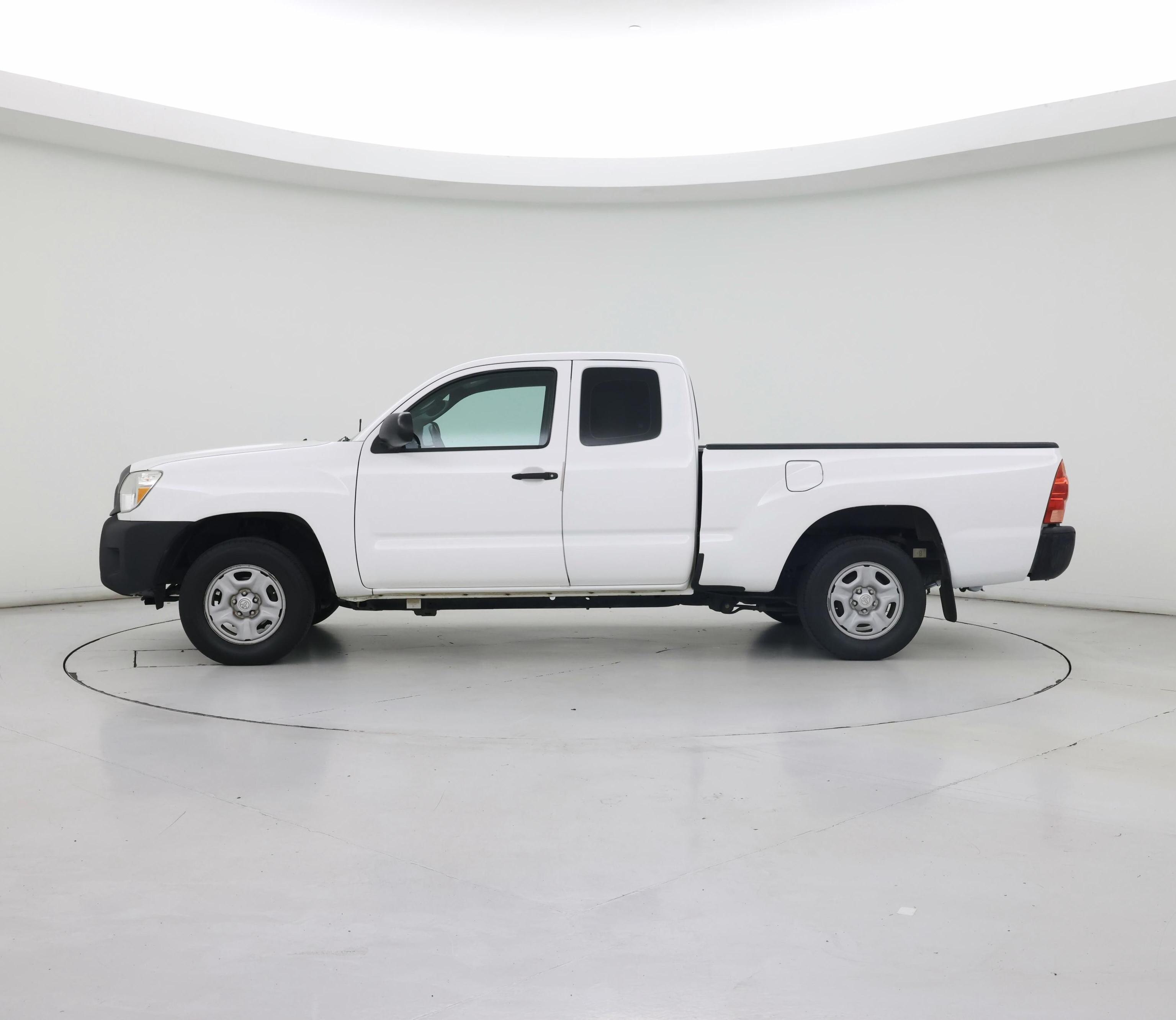 Thumbnail: 2015 Toyota Tacoma - 3