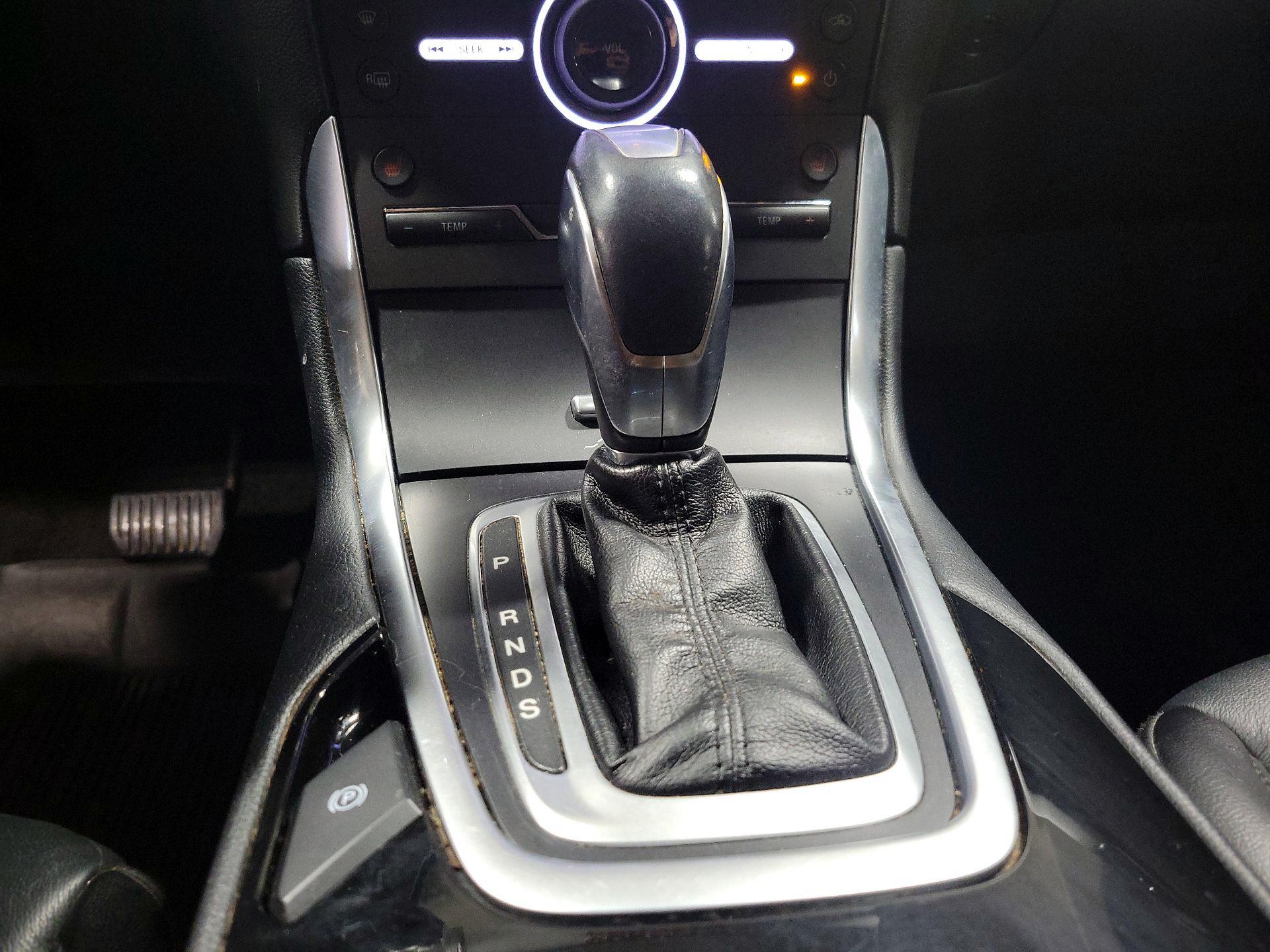 Thumbnail: 2015 Ford Edge - 17