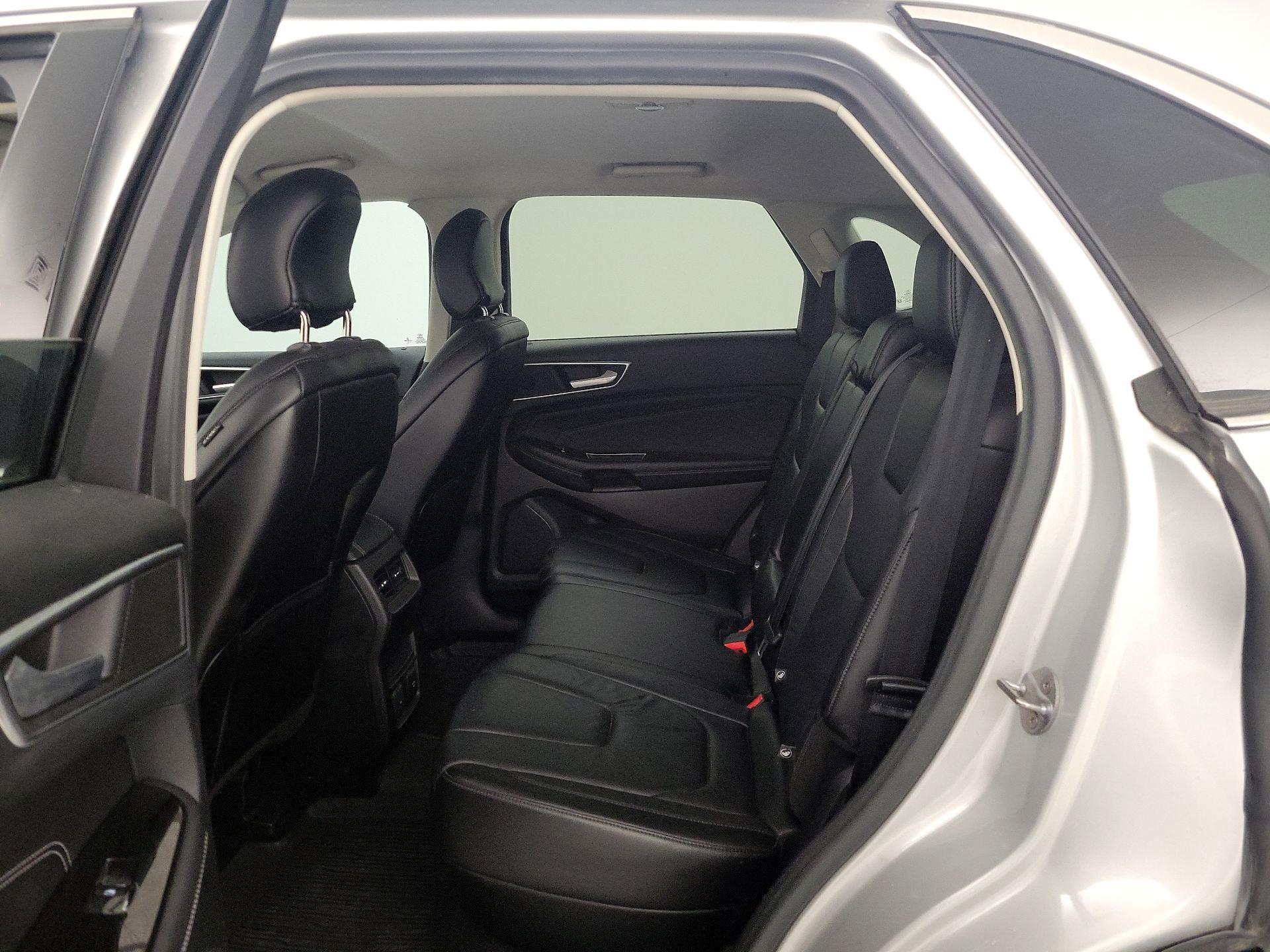 Thumbnail: 2015 Ford Edge - 18