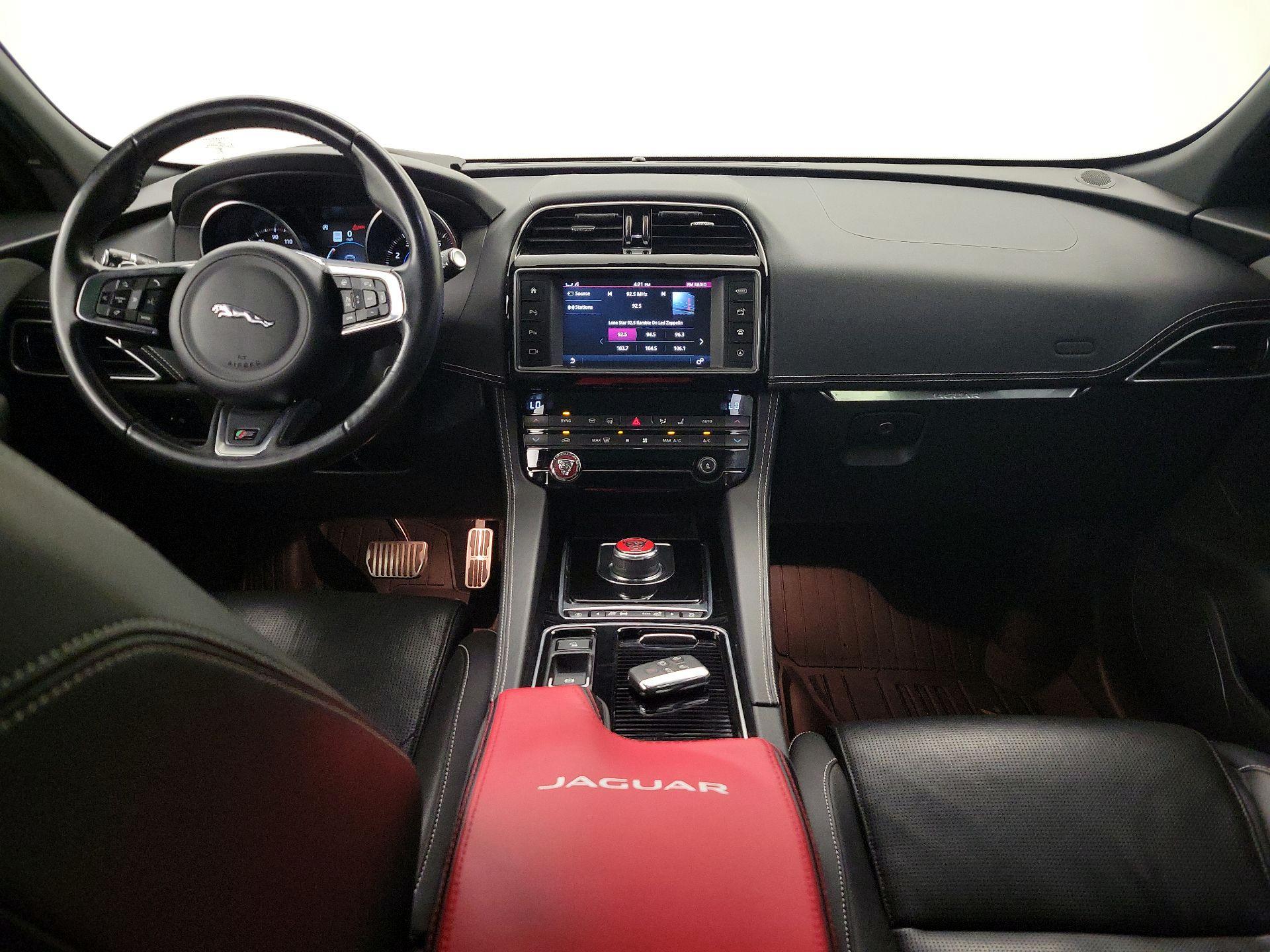 Thumbnail: 2018 Jaguar F-Pace - 9