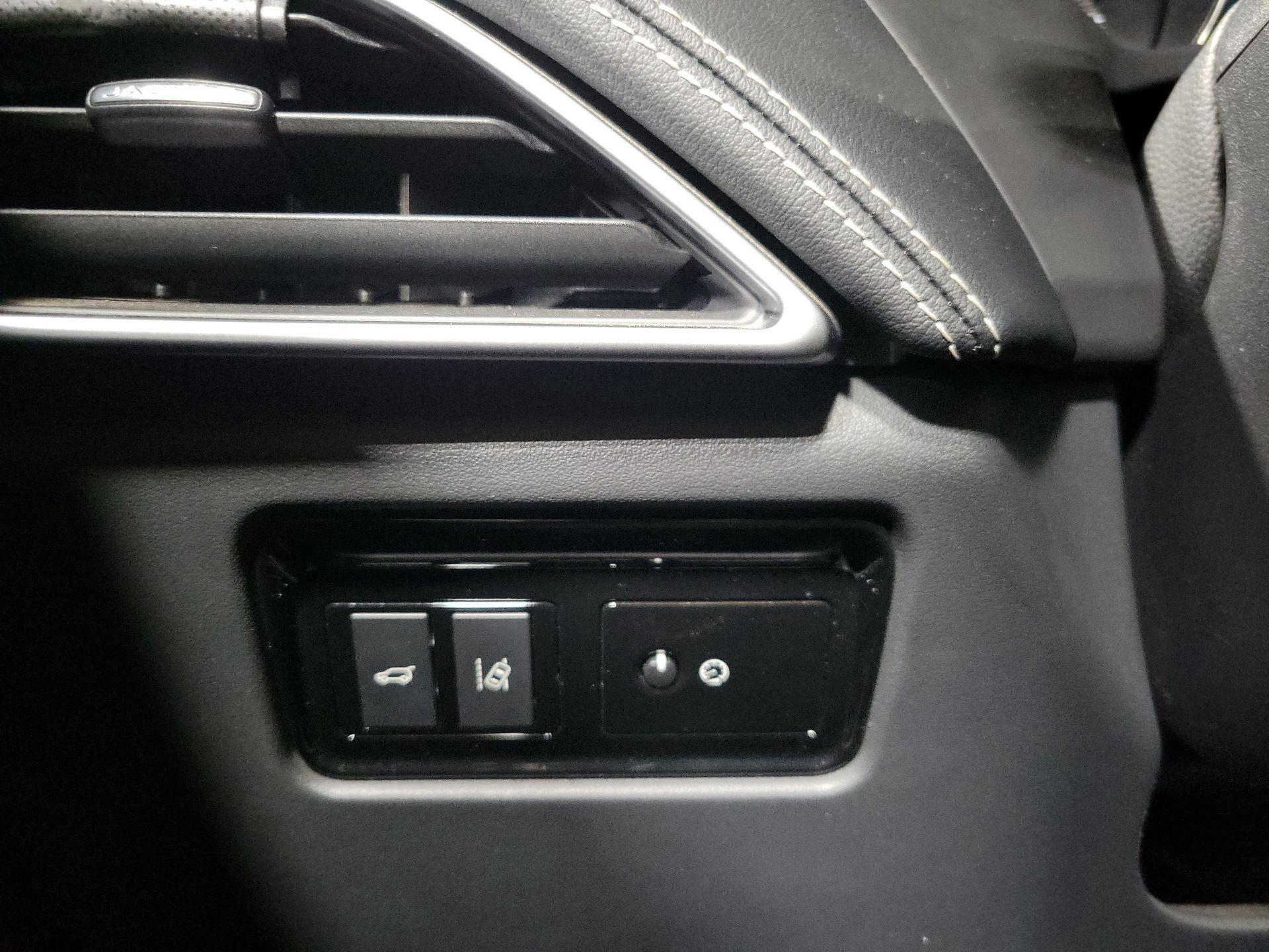 Thumbnail: 2018 Jaguar F-Pace - 13