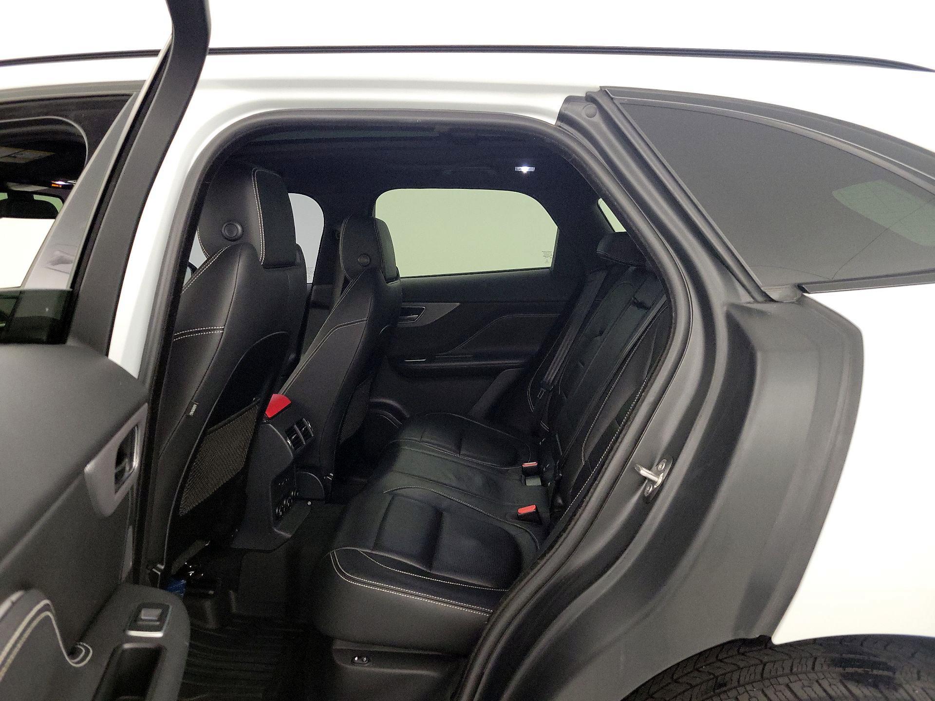 Thumbnail: 2018 Jaguar F-Pace - 19