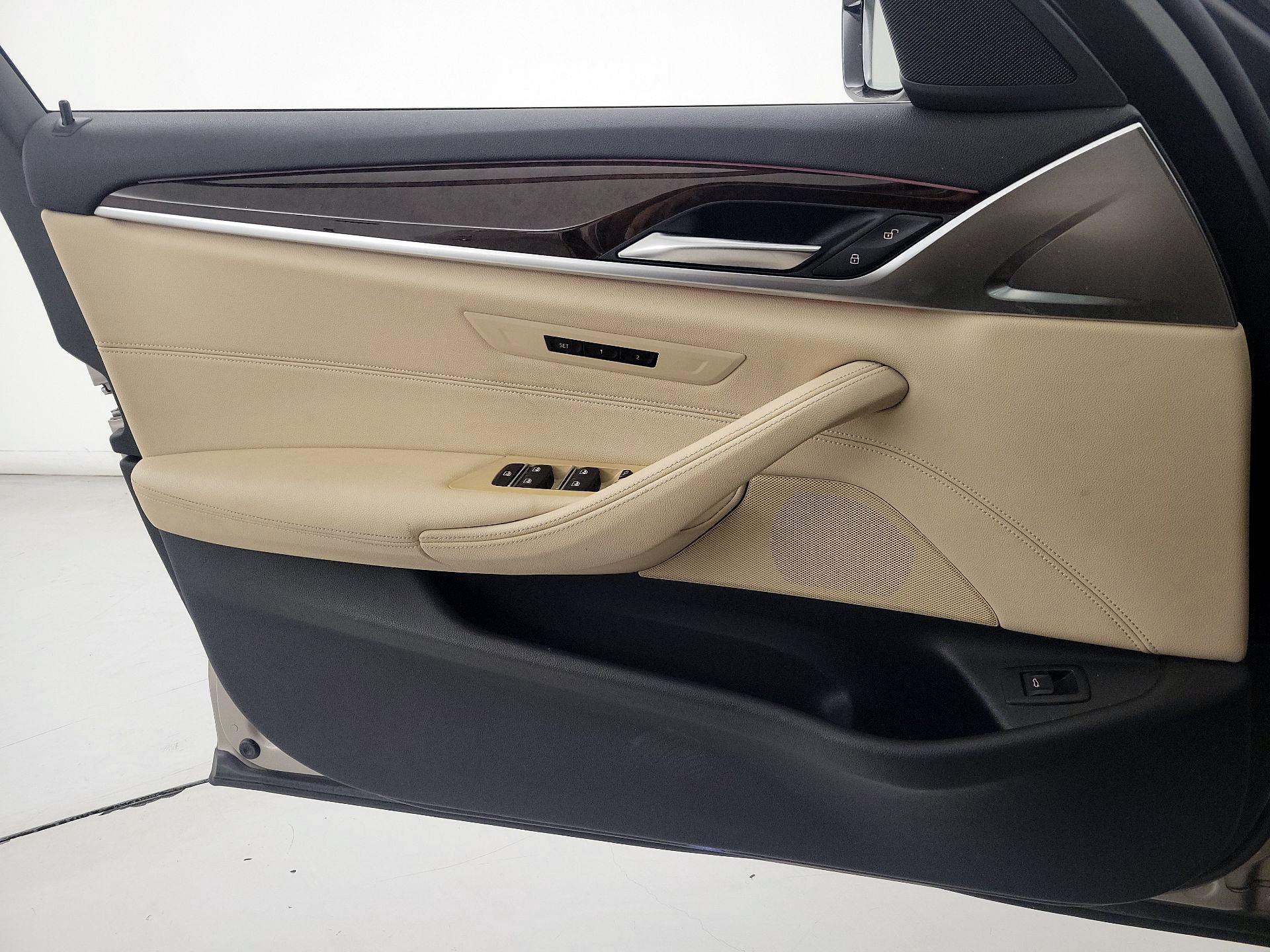 Thumbnail: 2019 BMW 5 Series - 12