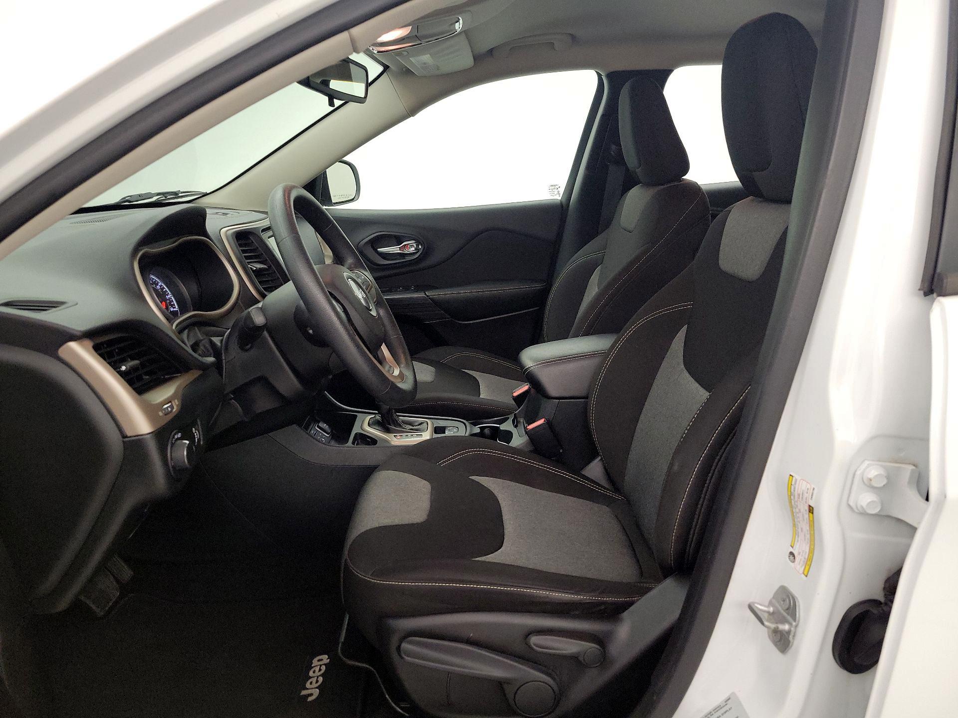 Thumbnail: 2015 Jeep Cherokee - 11