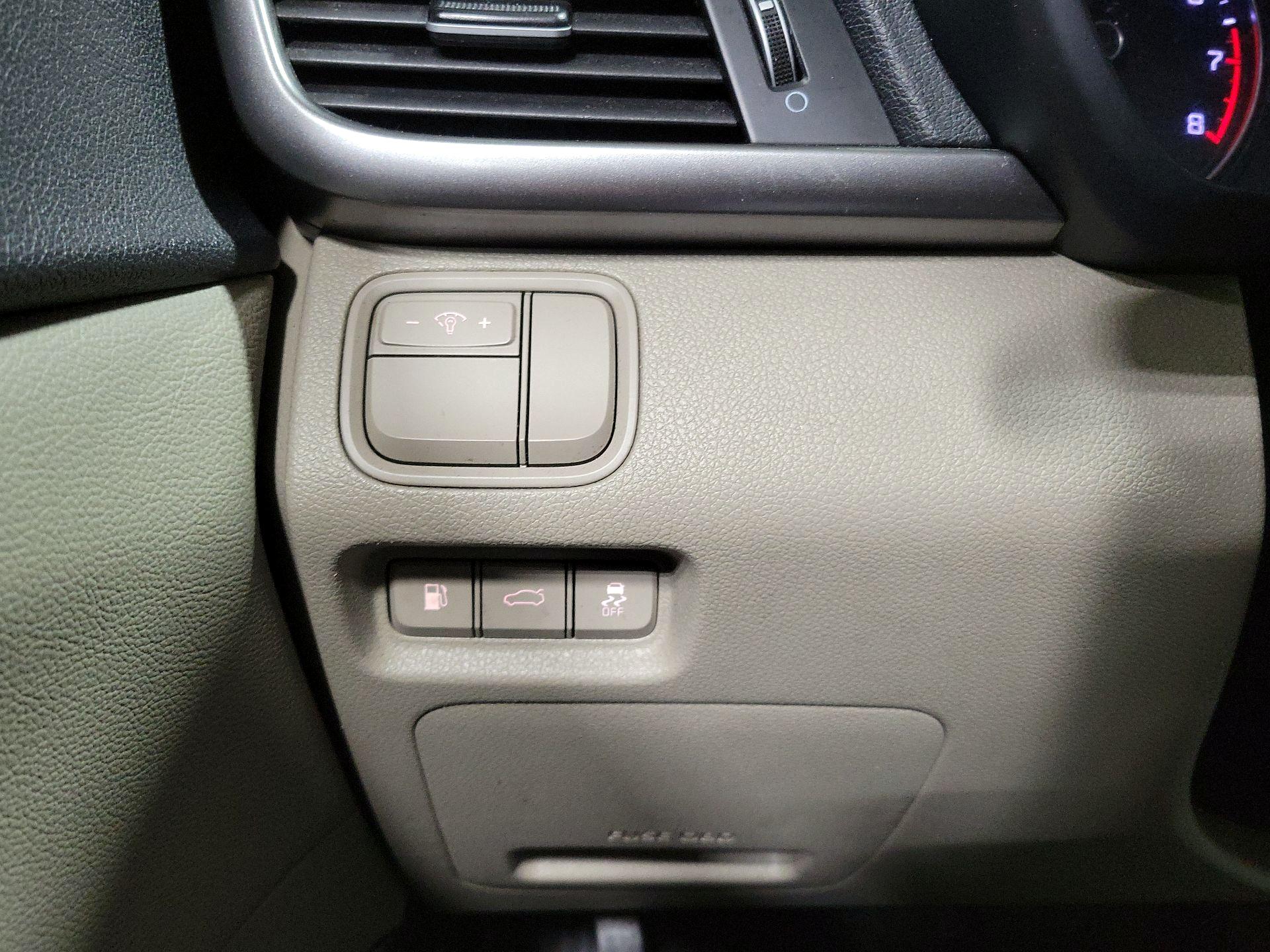 Thumbnail: 2016 Kia Optima - 13