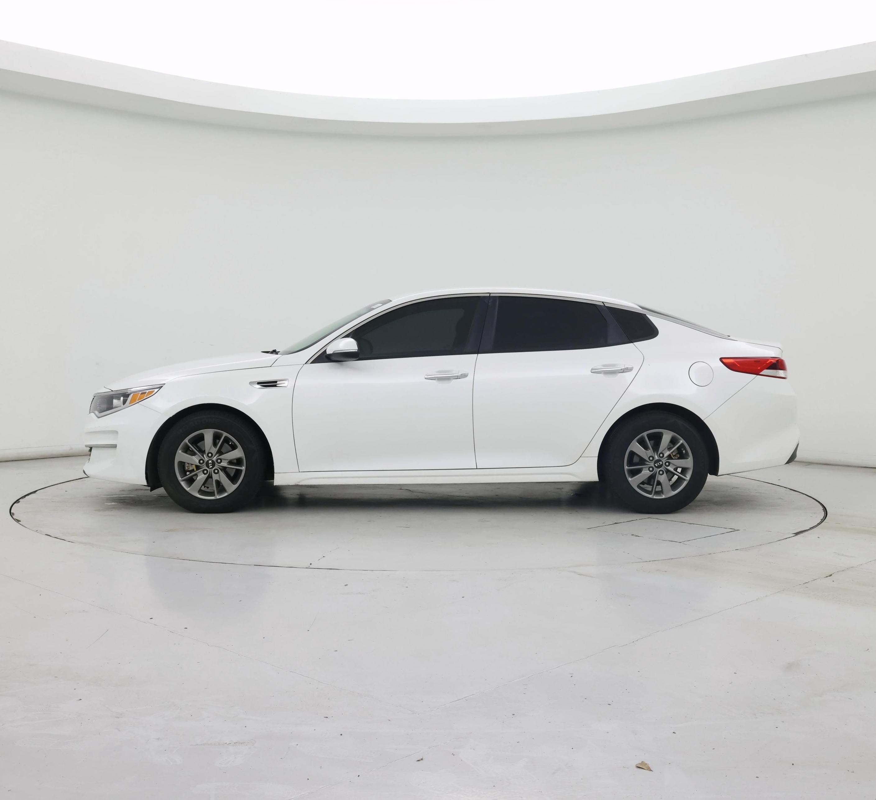 Thumbnail: 2016 Kia Optima - 3