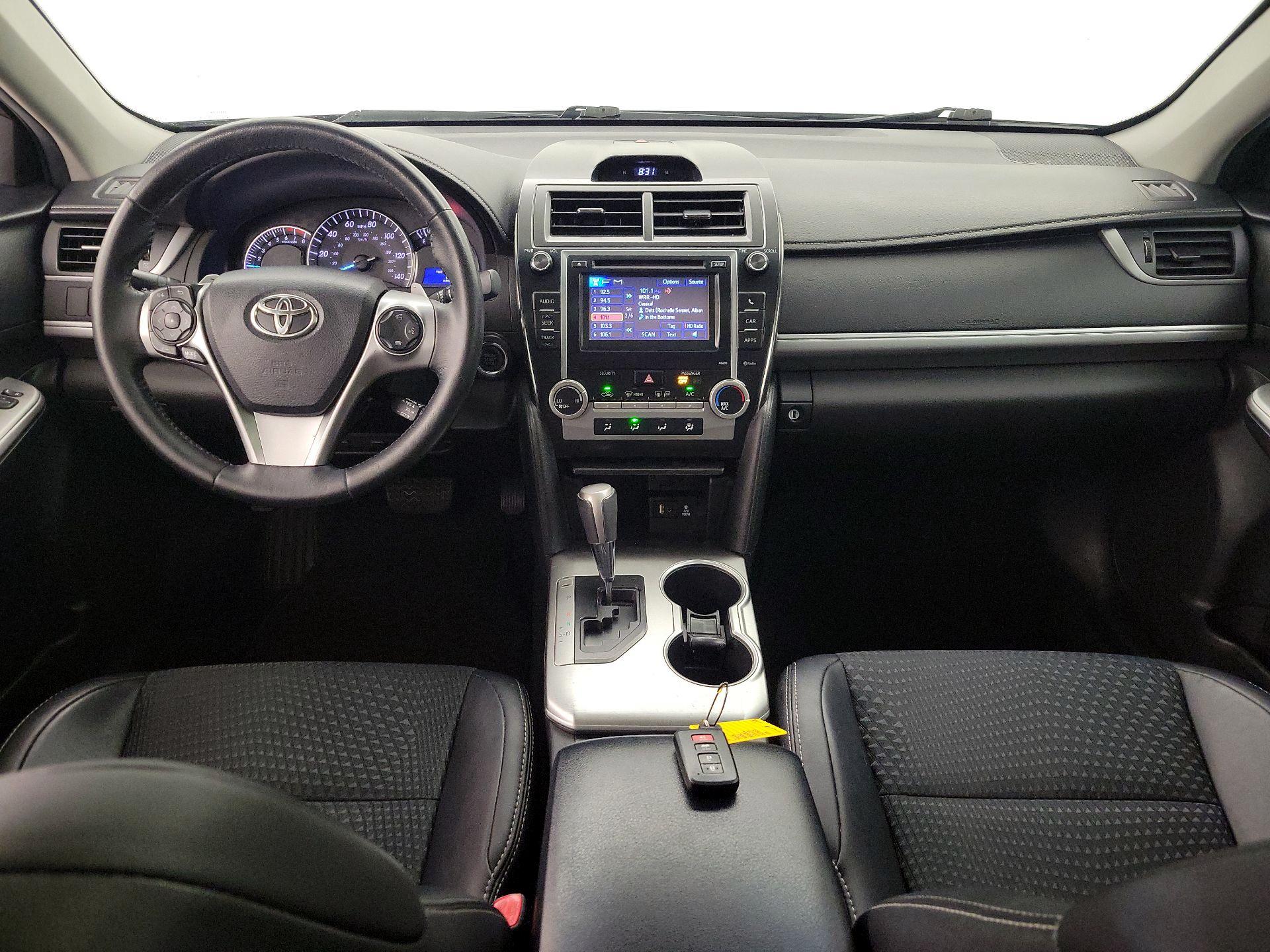 Thumbnail: 2014 Toyota Camry - 9