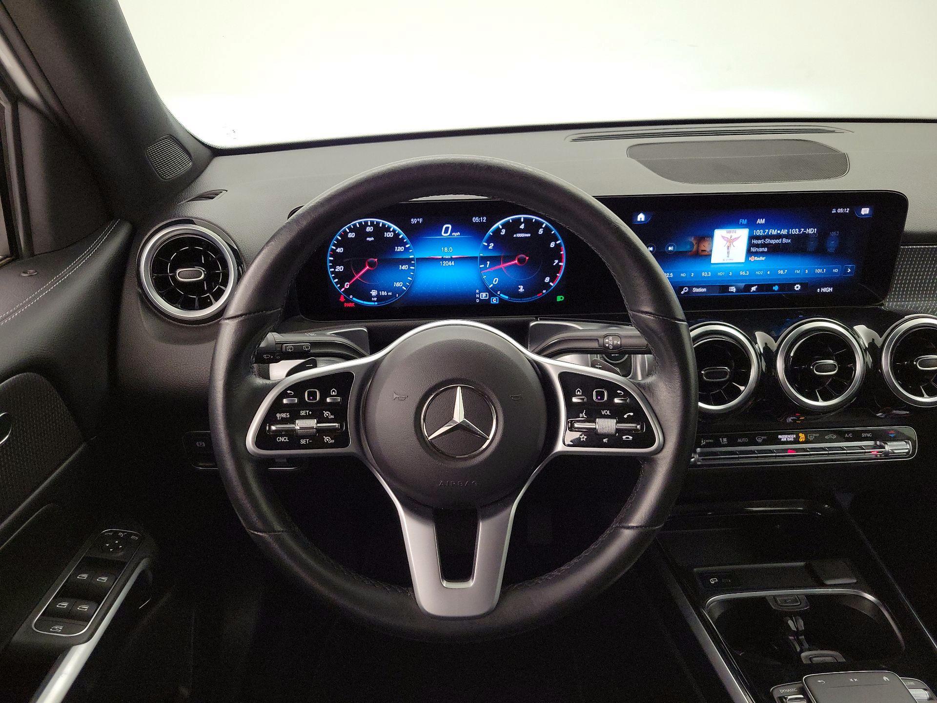 Thumbnail: 2022 Mercedes-Benz GLB - 10