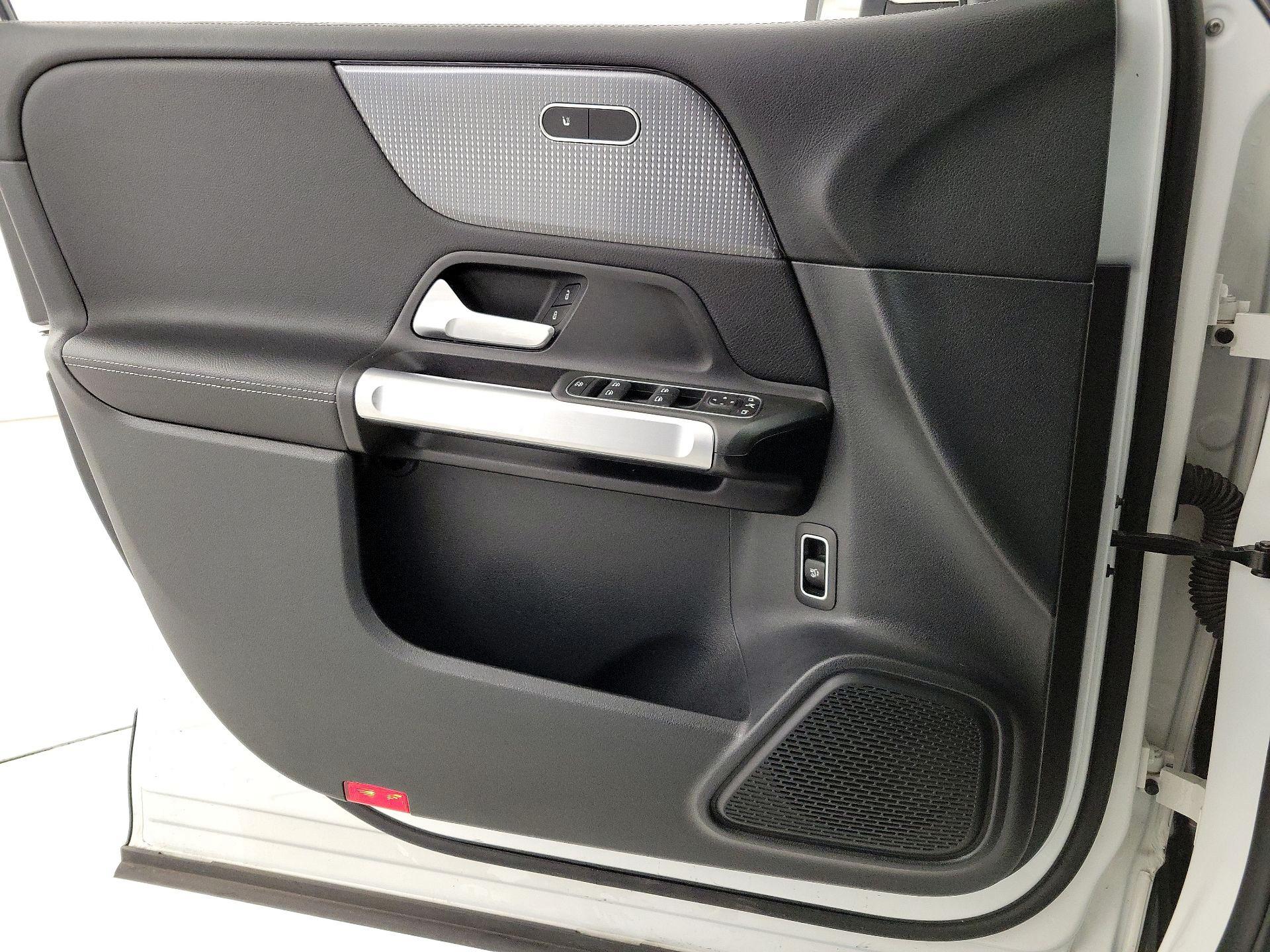 Thumbnail: 2022 Mercedes-Benz GLB - 12