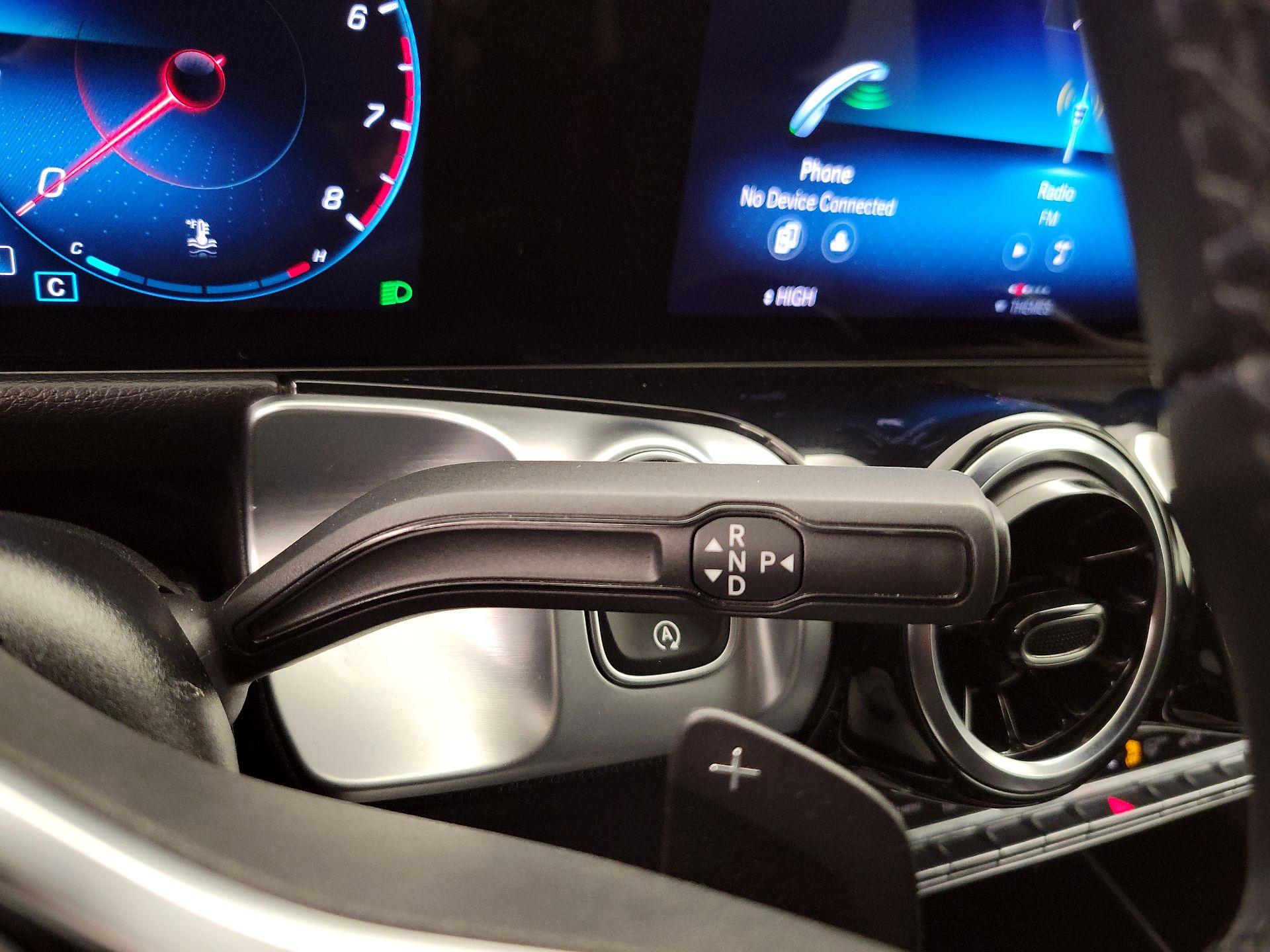 Thumbnail: 2022 Mercedes-Benz GLB - 17