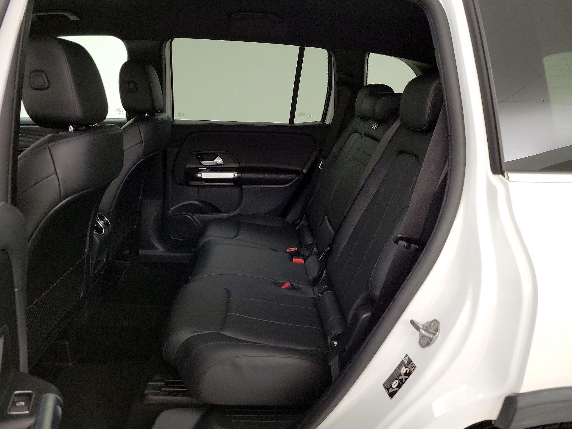 Thumbnail: 2022 Mercedes-Benz GLB - 18