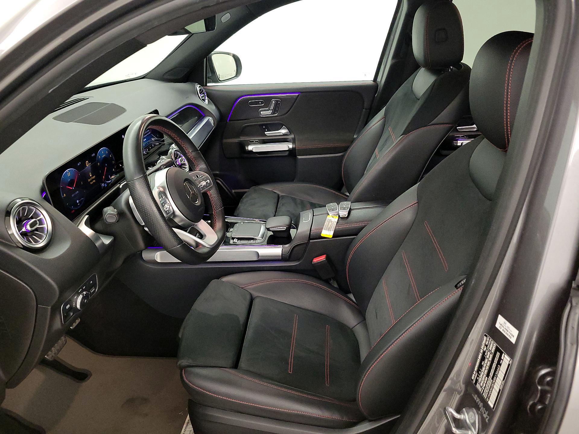 Thumbnail: 2021 Mercedes-Benz GLB - 11