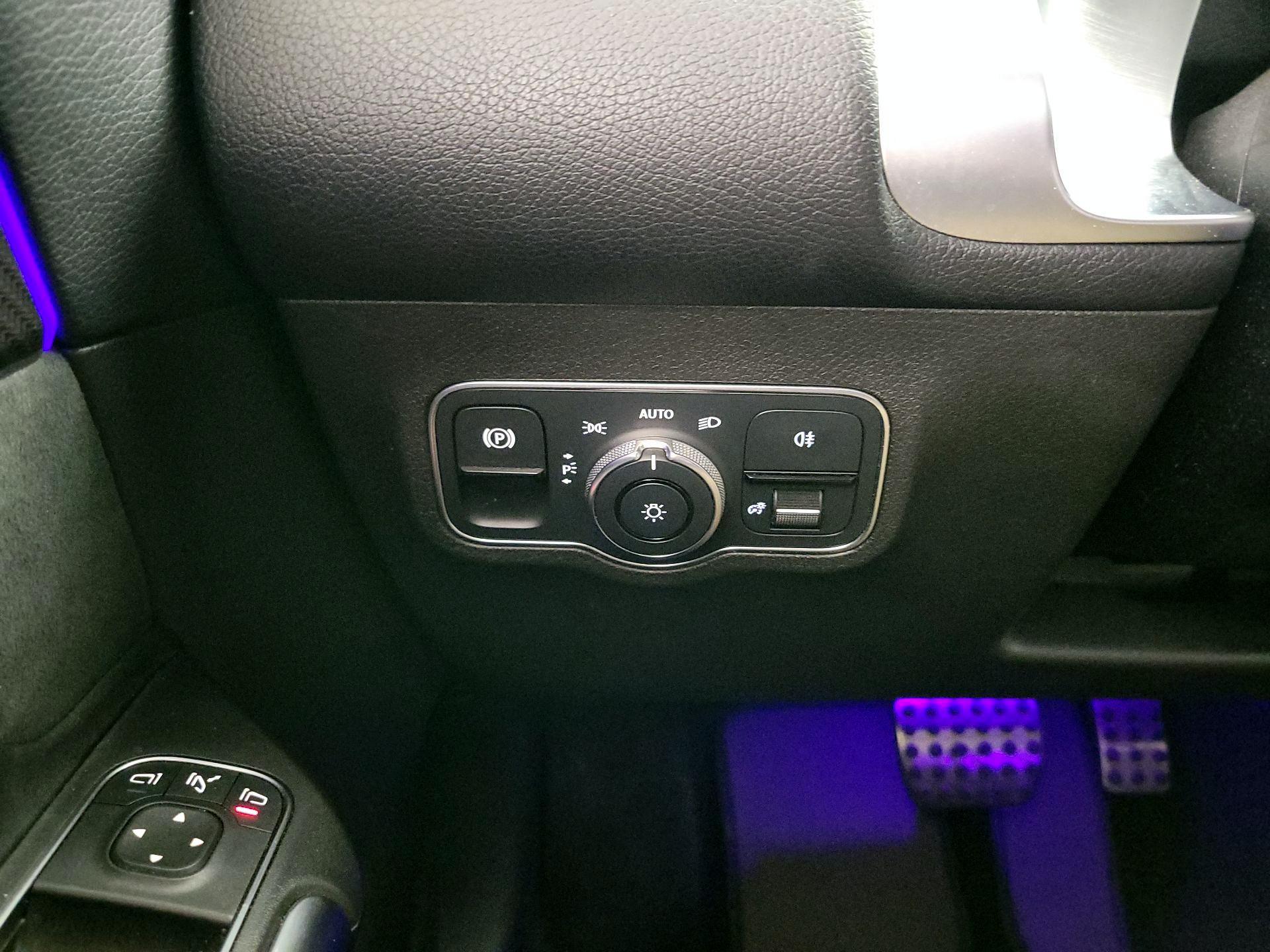 Thumbnail: 2021 Mercedes-Benz GLB - 13