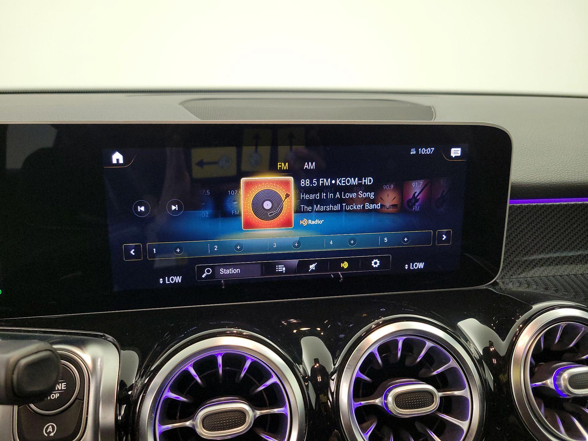 Thumbnail: 2021 Mercedes-Benz GLB - 15