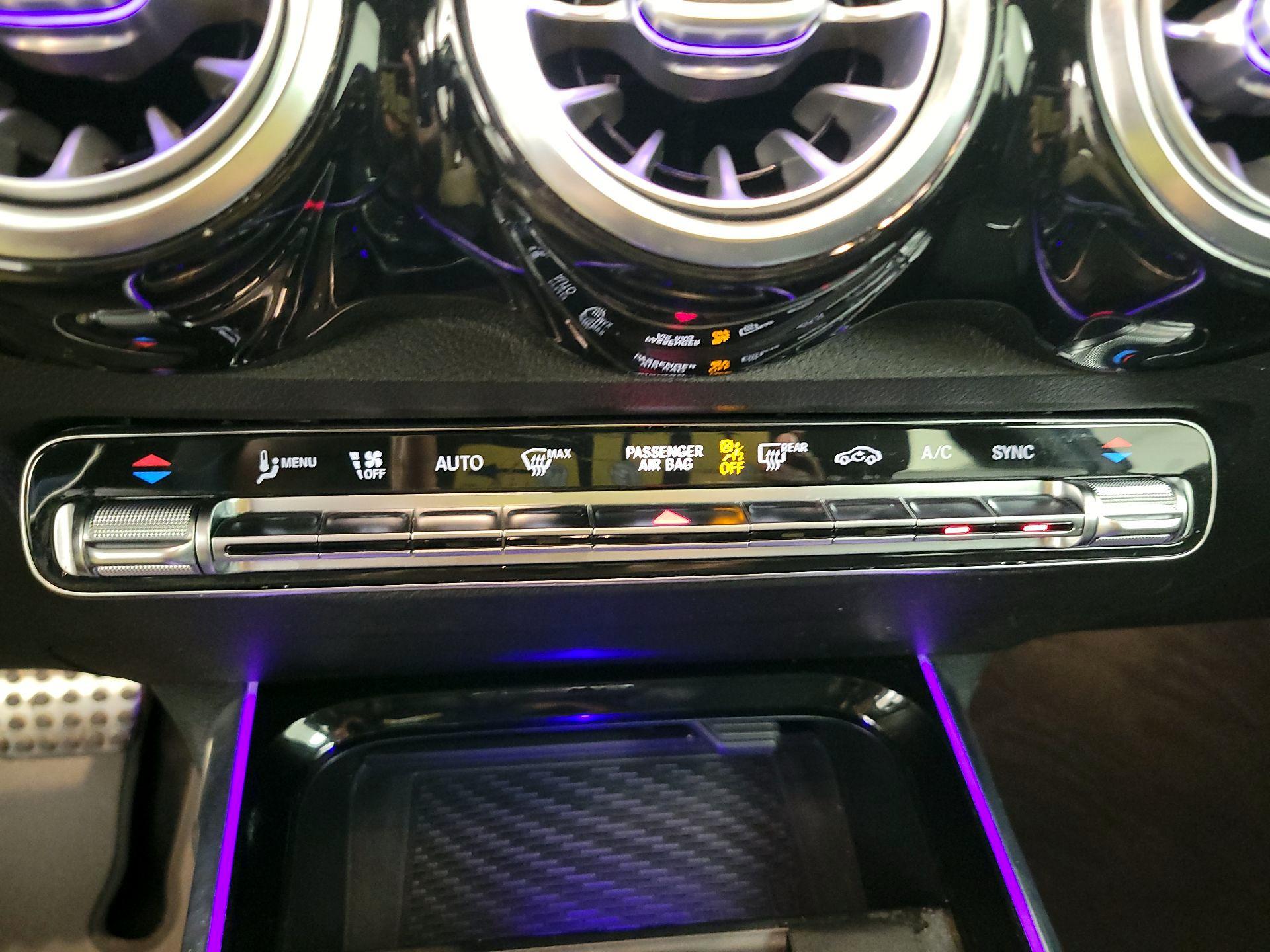 Thumbnail: 2021 Mercedes-Benz GLB - 16