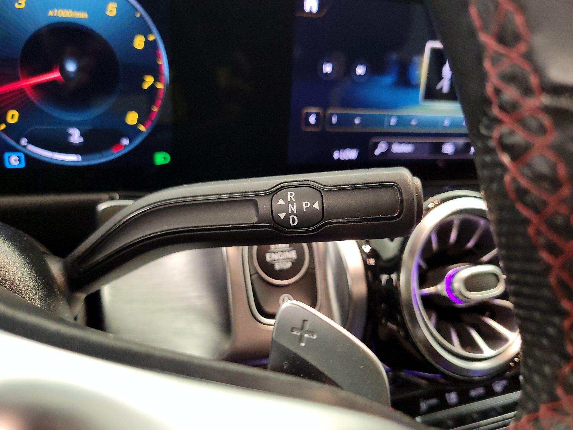 Thumbnail: 2021 Mercedes-Benz GLB - 17