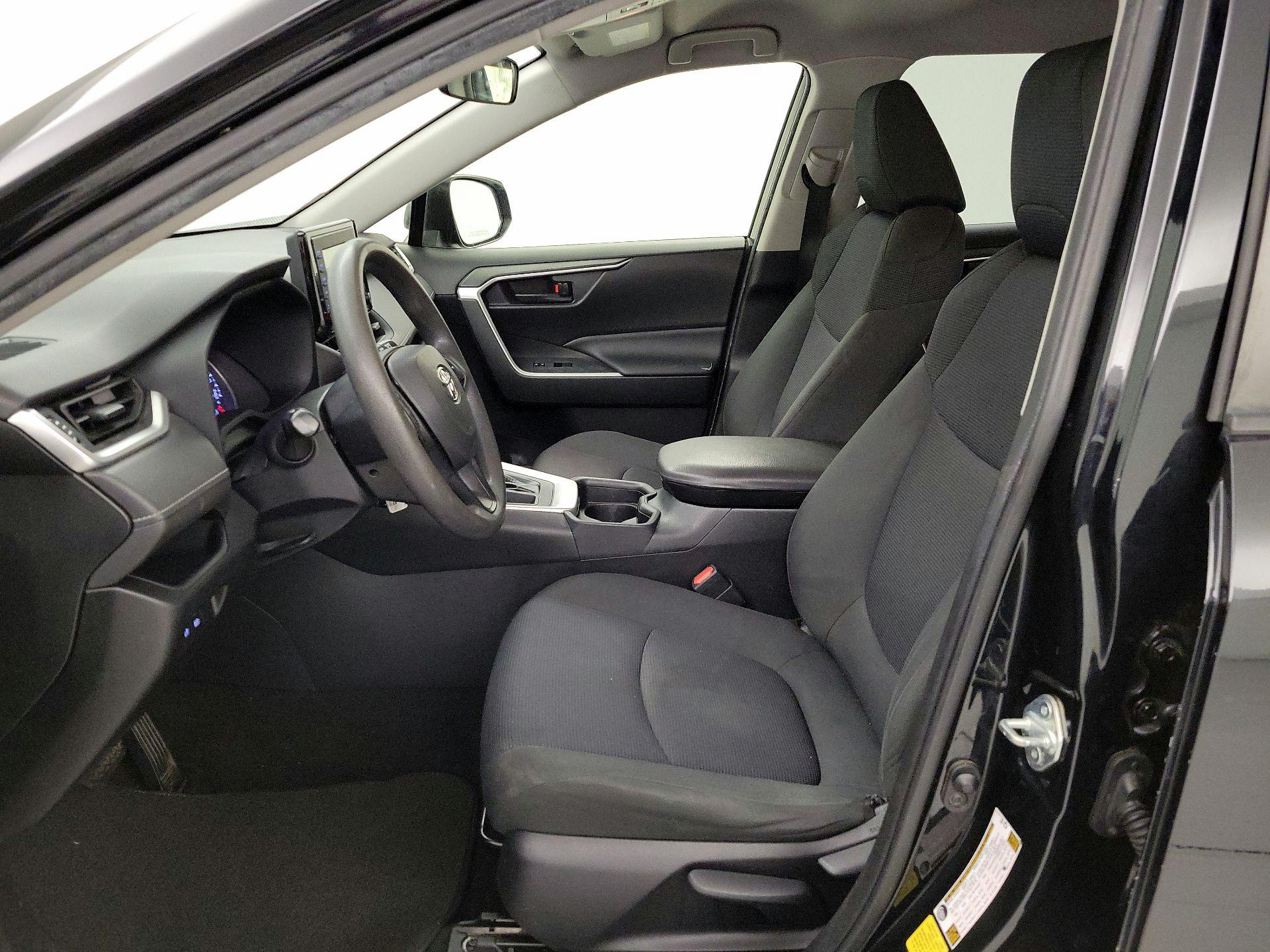 Thumbnail: 2020 Toyota RAV4 - 11