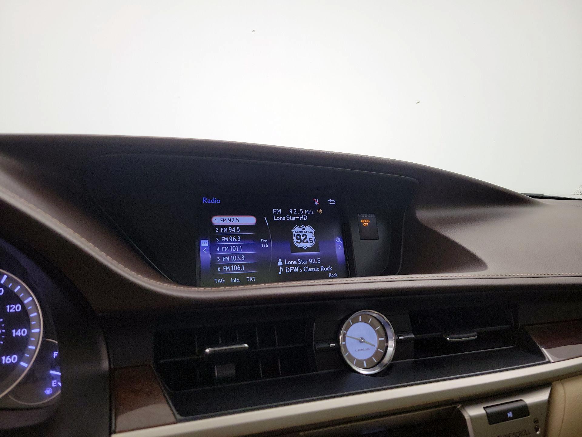 Thumbnail: 2018 Lexus ES - 15