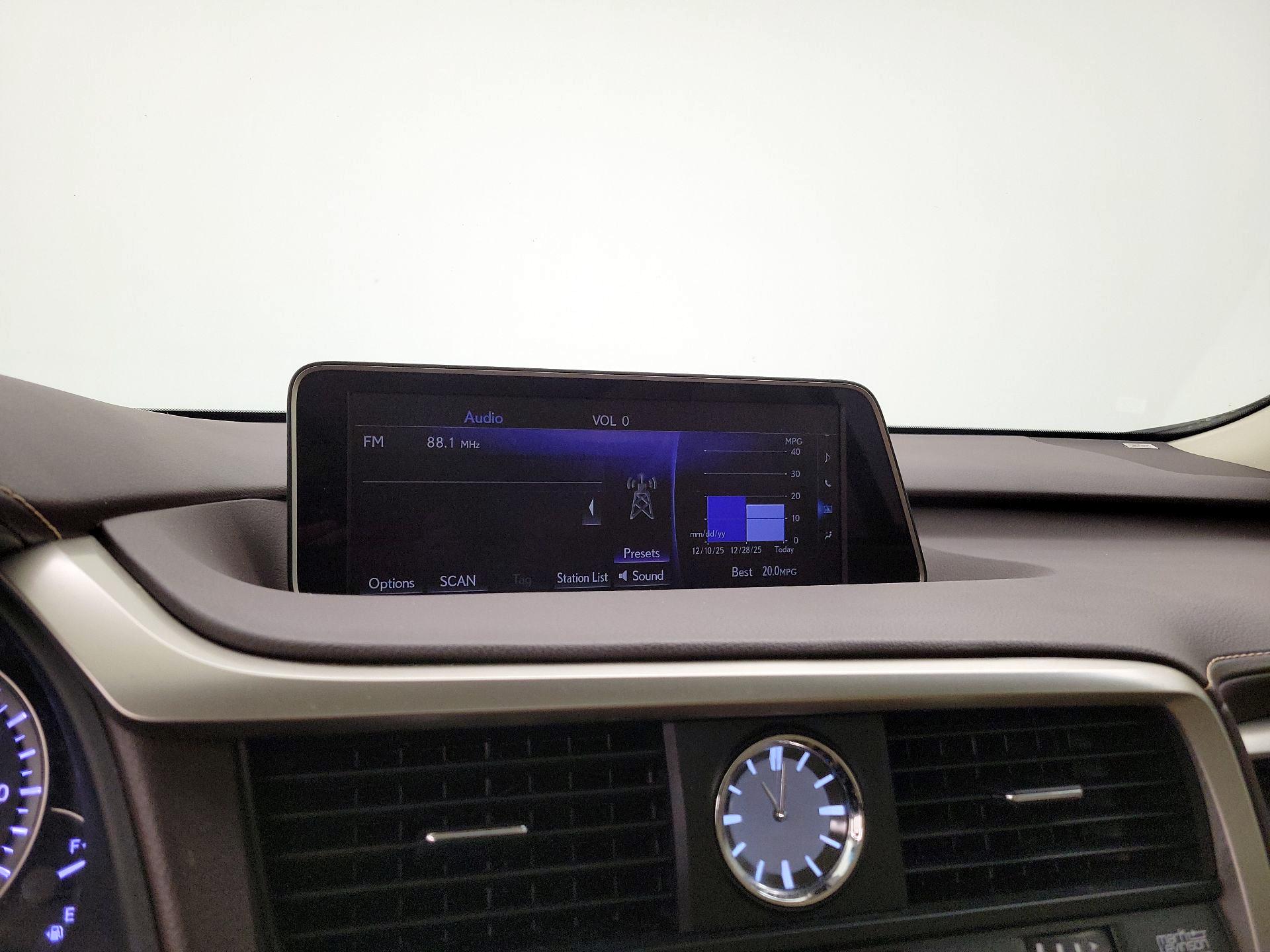 Thumbnail: 2018 Lexus RX - 16