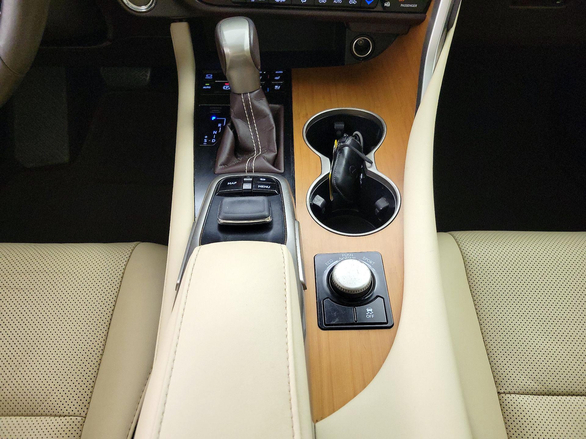 Thumbnail: 2018 Lexus RX - 18