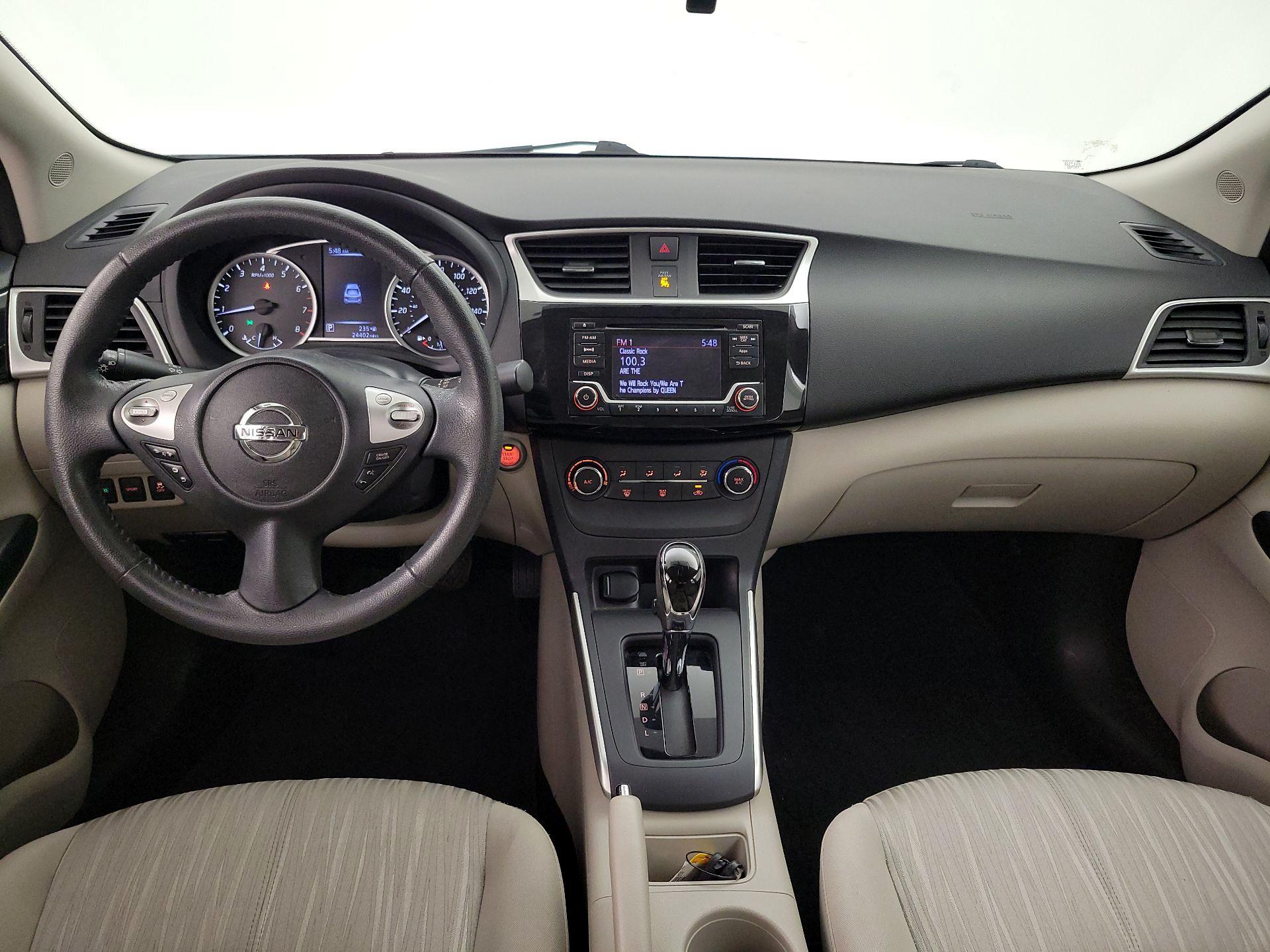 Thumbnail: 2016 Nissan Sentra - 9