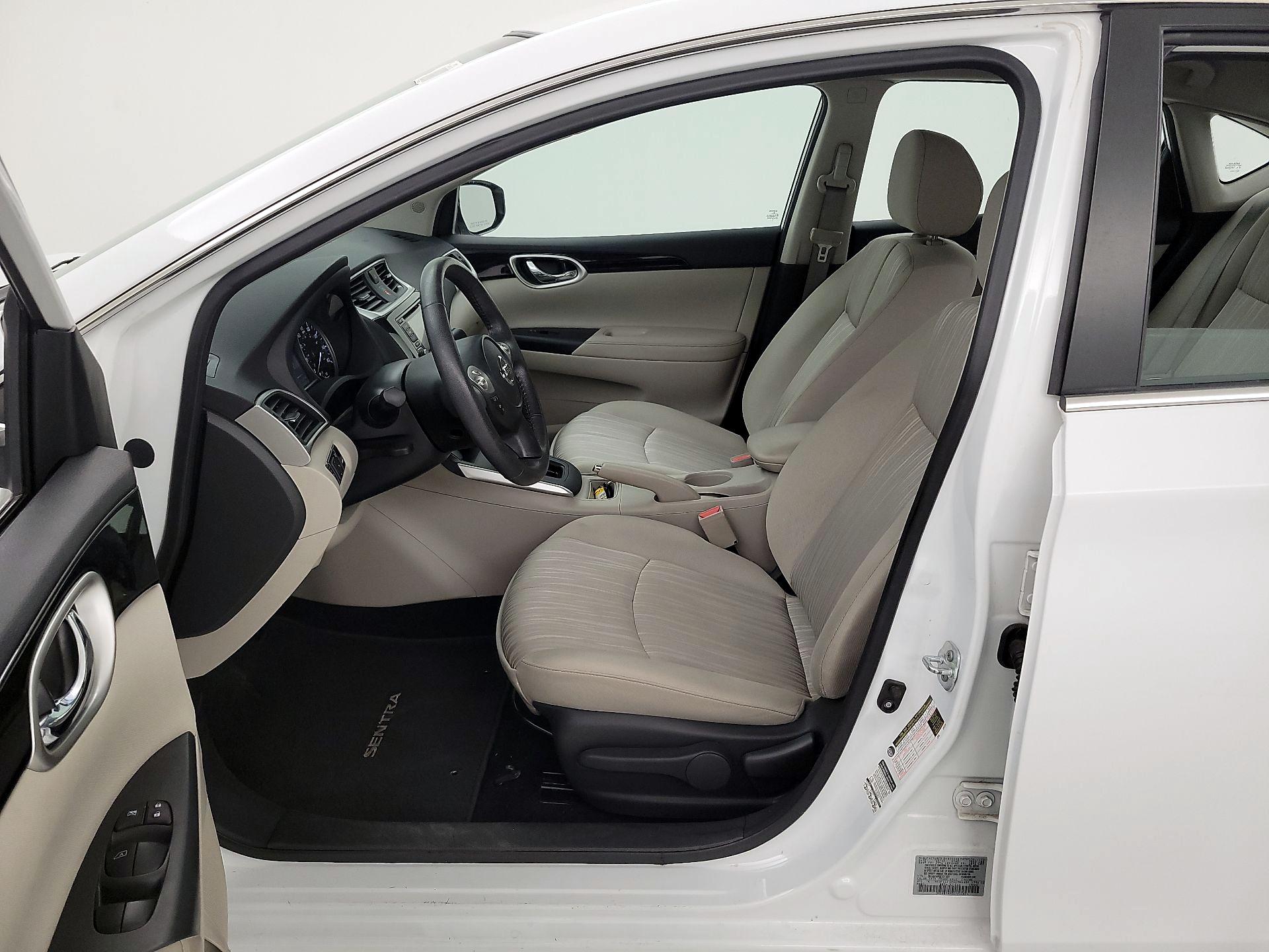 Thumbnail: 2016 Nissan Sentra - 11