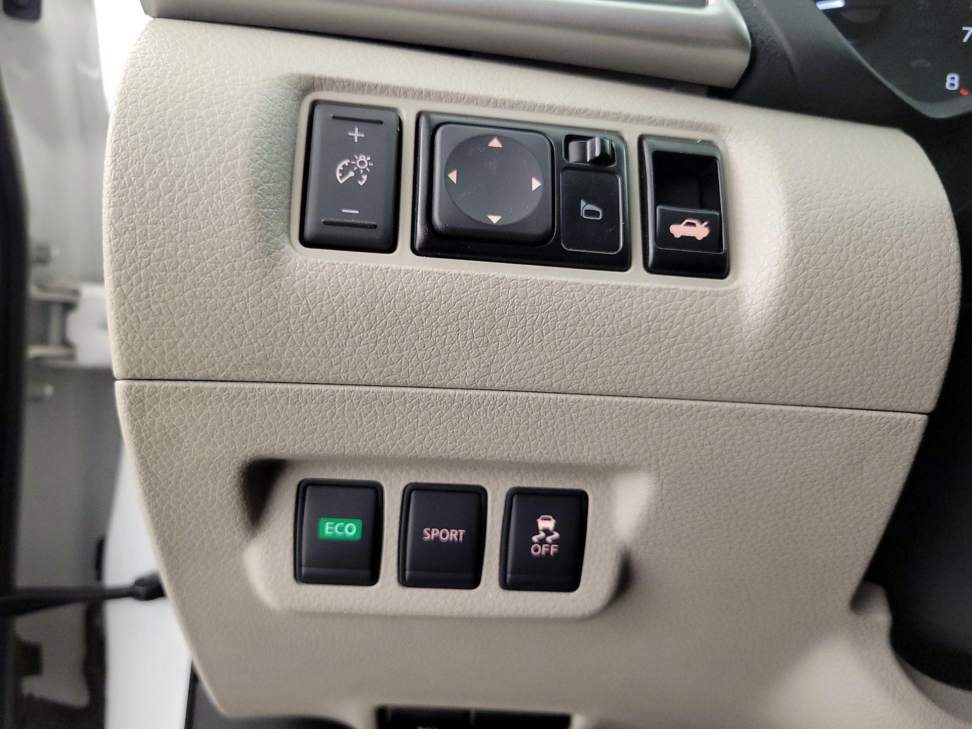 Thumbnail: 2016 Nissan Sentra - 13