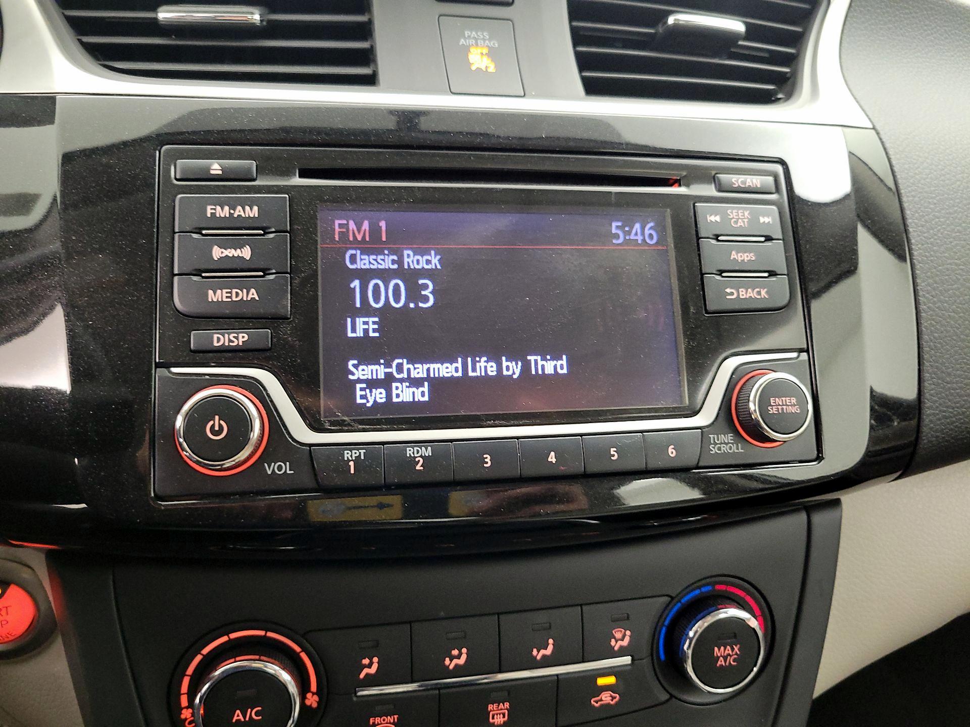 Thumbnail: 2016 Nissan Sentra - 15