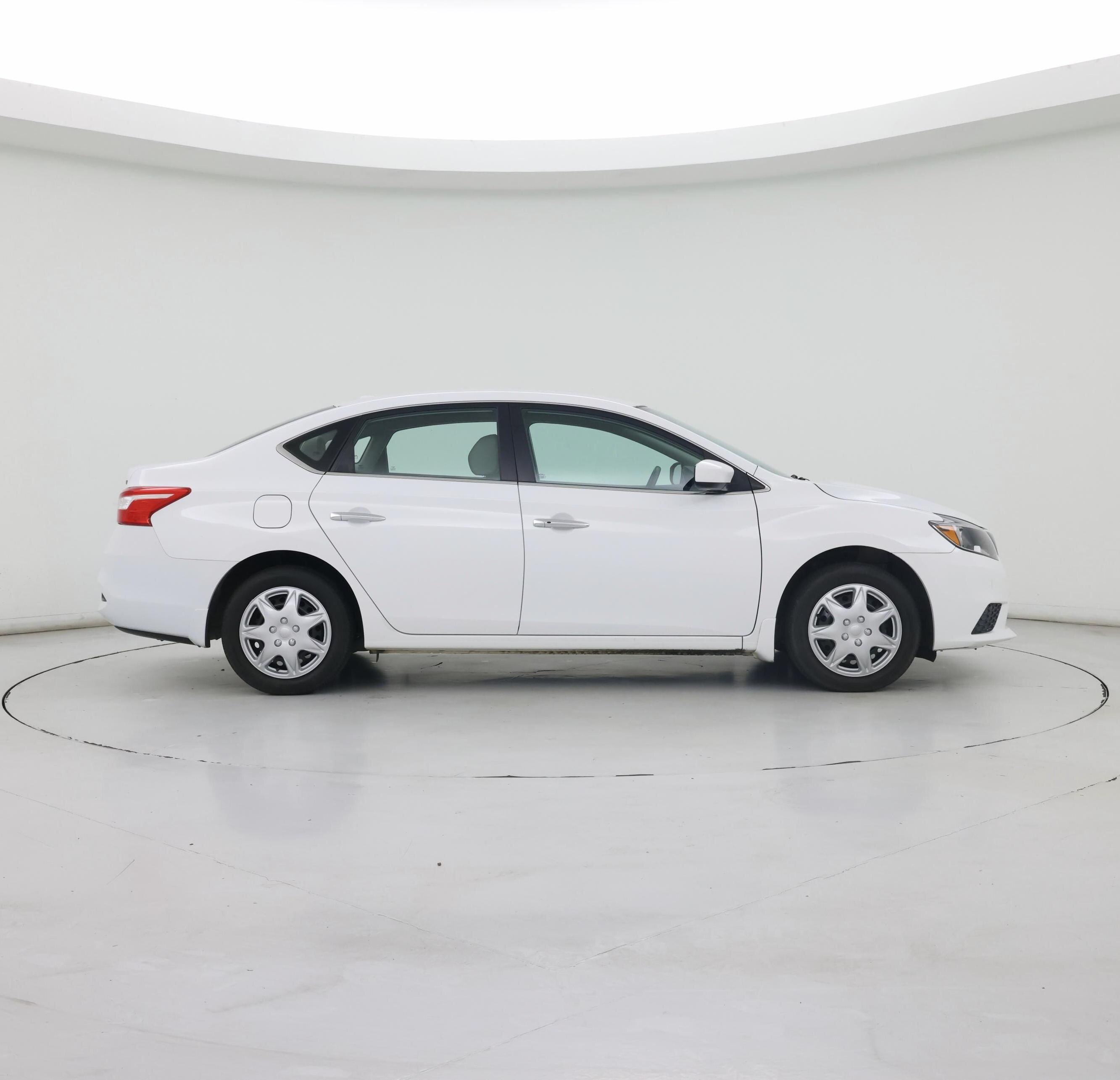 Thumbnail: 2016 Nissan Sentra - 7