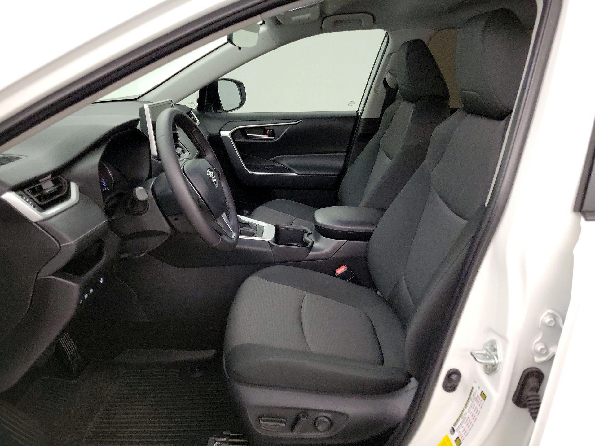 Thumbnail: 2024 Toyota RAV4 - 11