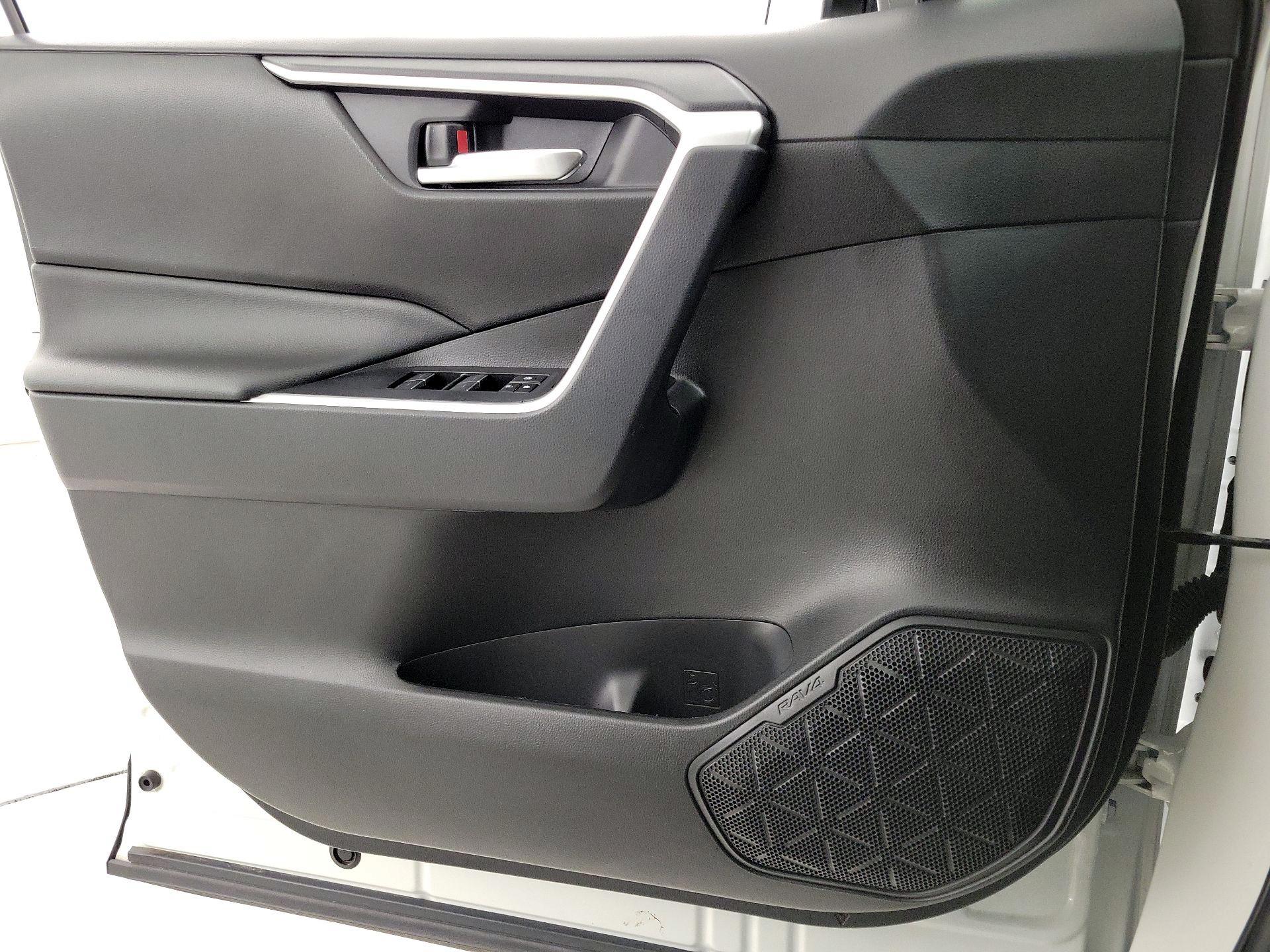 Thumbnail: 2024 Toyota RAV4 - 12