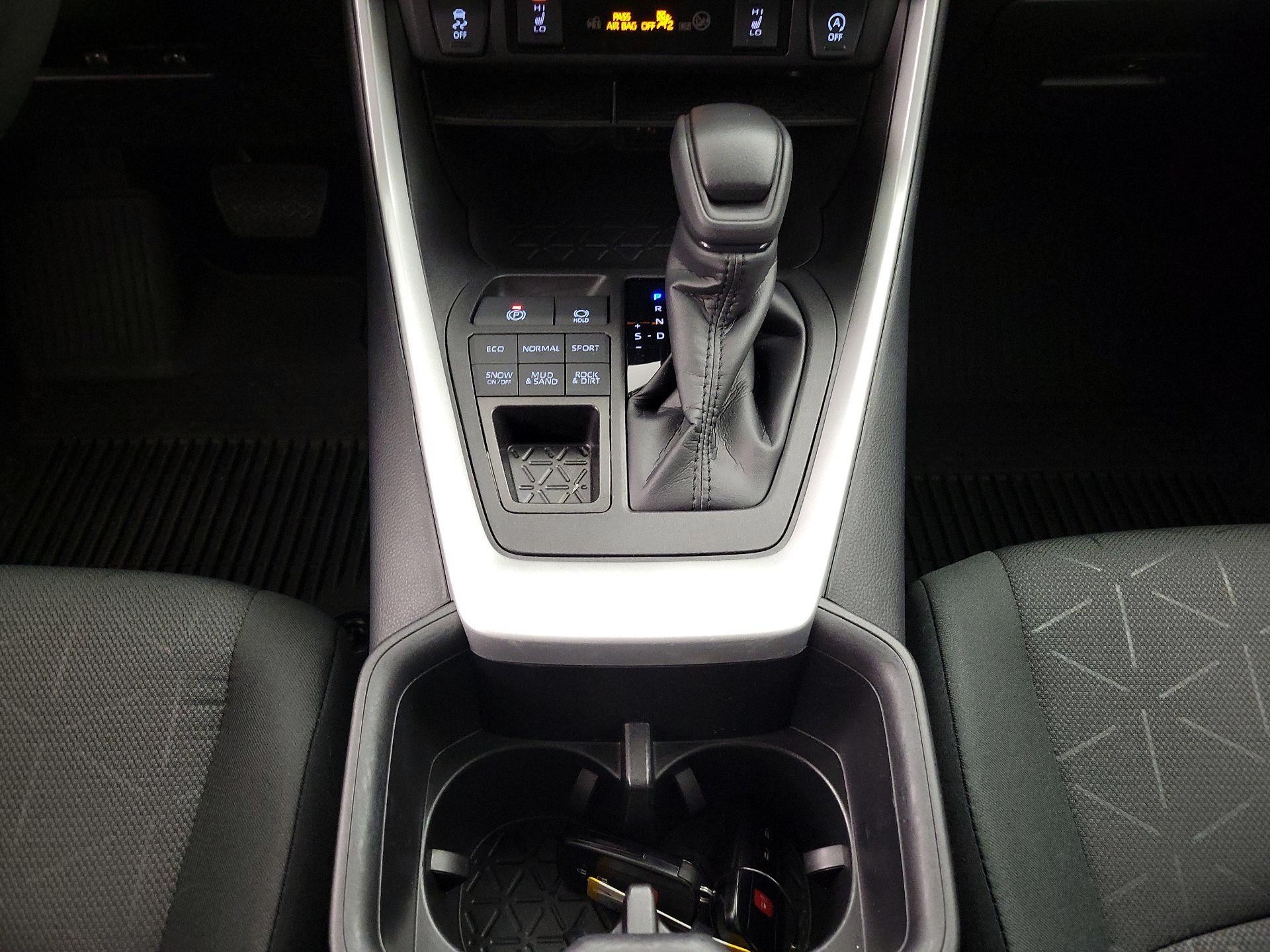 Thumbnail: 2024 Toyota RAV4 - 17